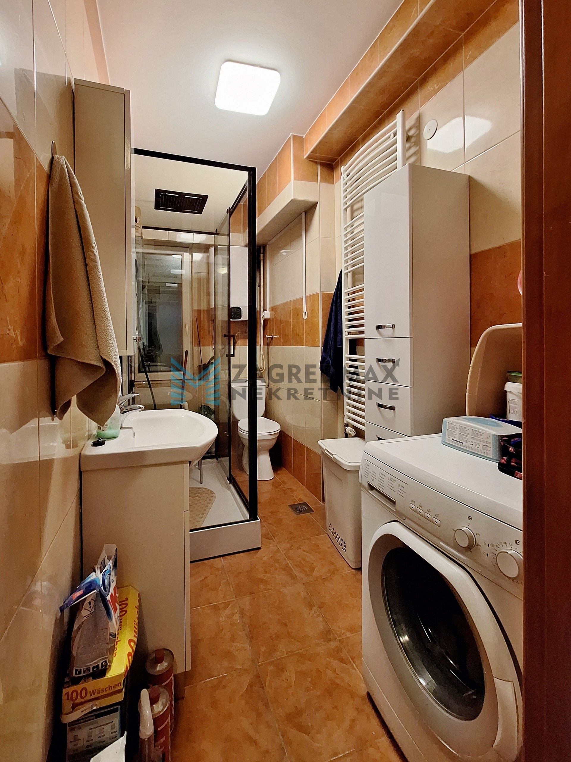 Zagreb - TRNJE - Držićeva - 2- sobni, komforan, spremište, lift, pogled