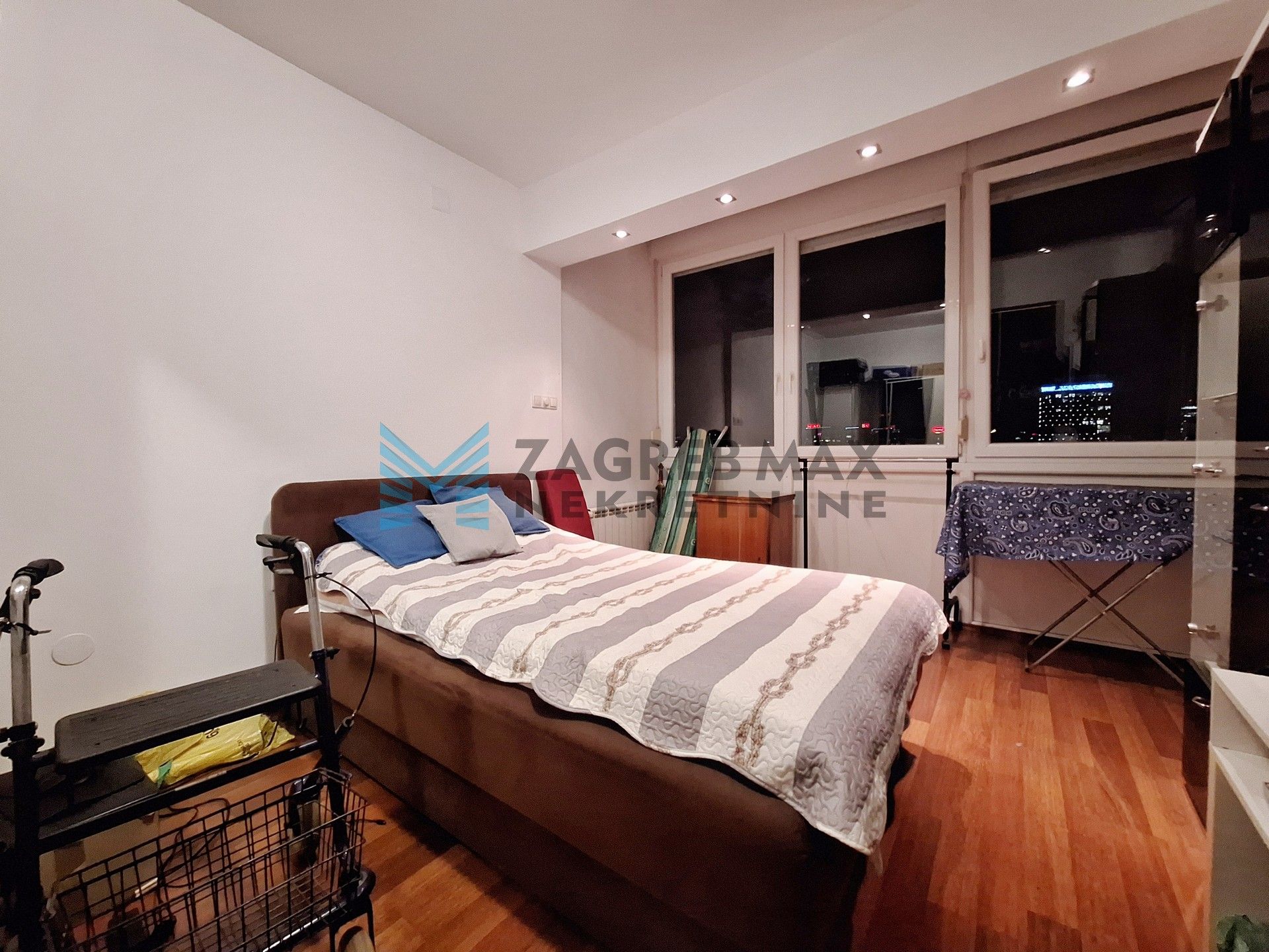 Zagreb - TRNJE - Držićeva - 2- sobni, komforan, spremište, lift, pogled