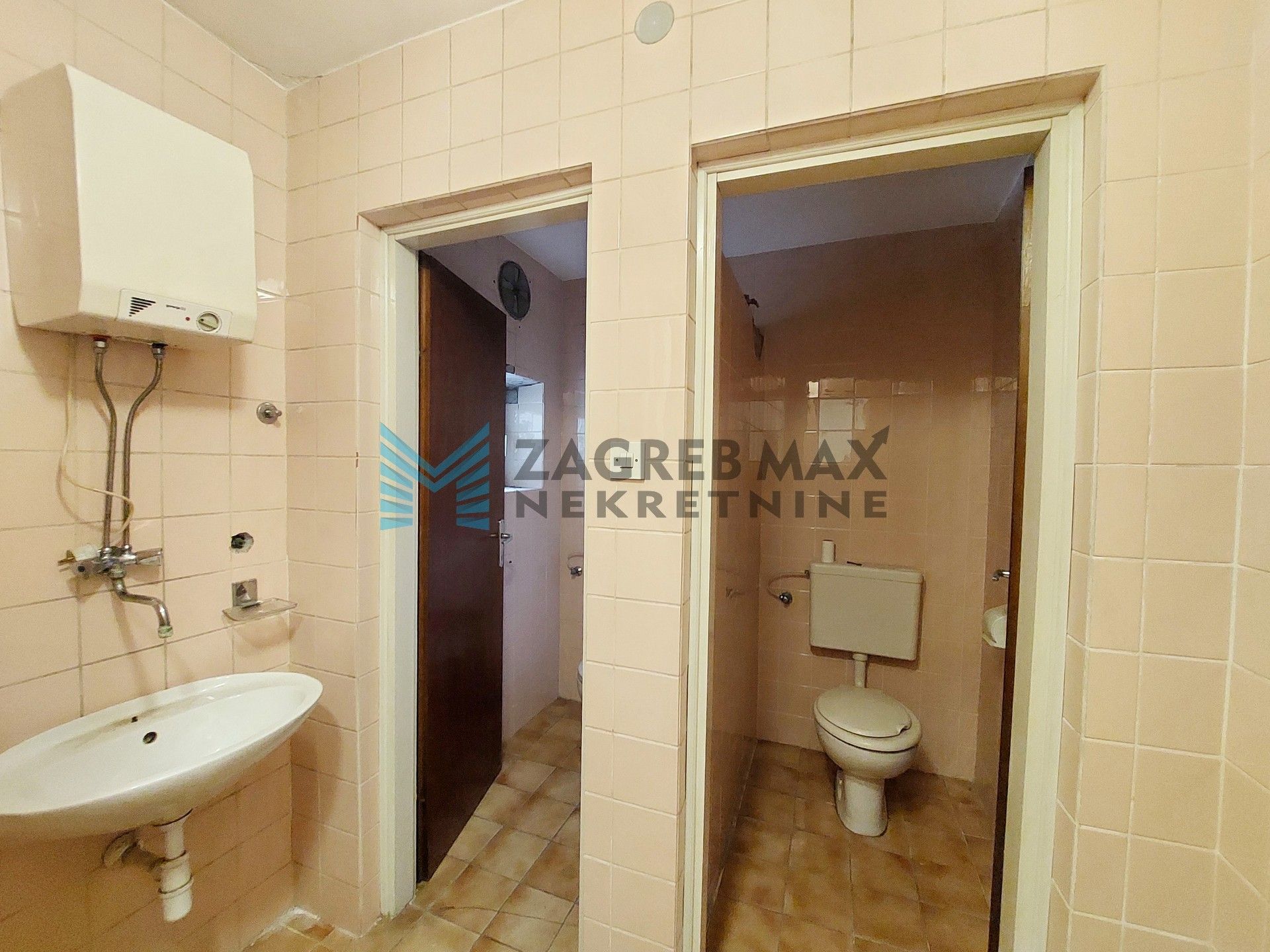 Zagreb - IVANIĆ - Savska - poslovni prostor/stan 100 m2 + 114 m2, parking