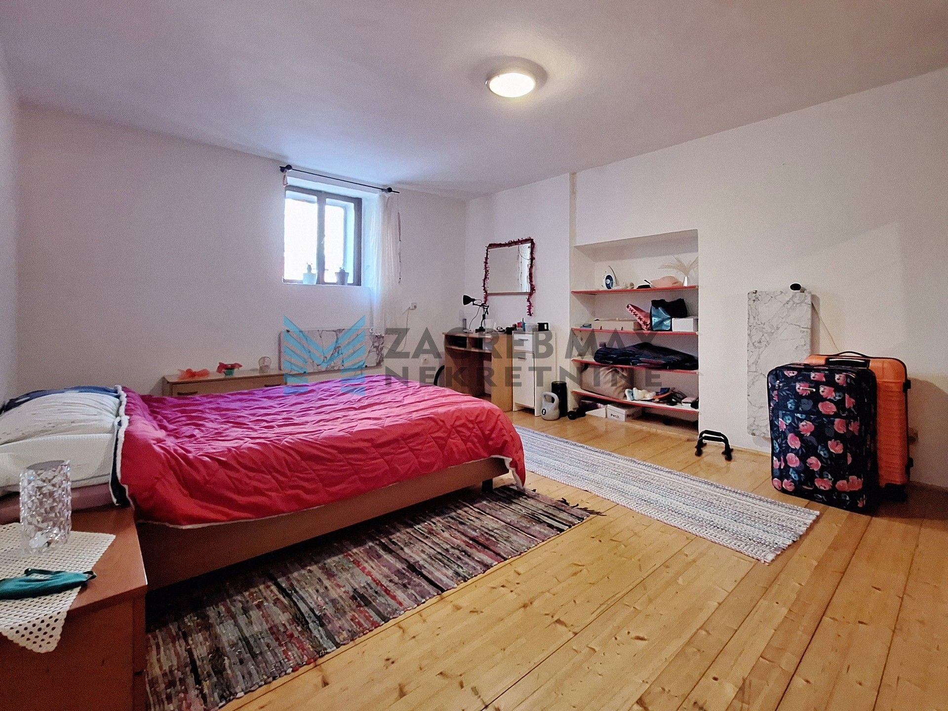 Zagreb - FERNETIĆI – kuća s 3 stambene jedinice u mirnom naselju blizu mora