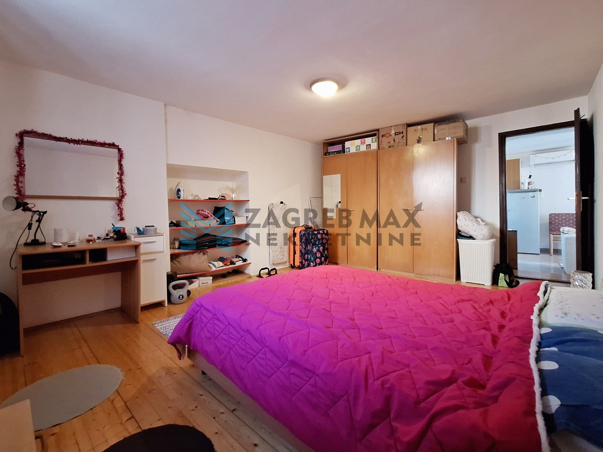 Zagreb - FERNETIĆI – kuća s 3 stambene jedinice u mirnom naselju blizu mora