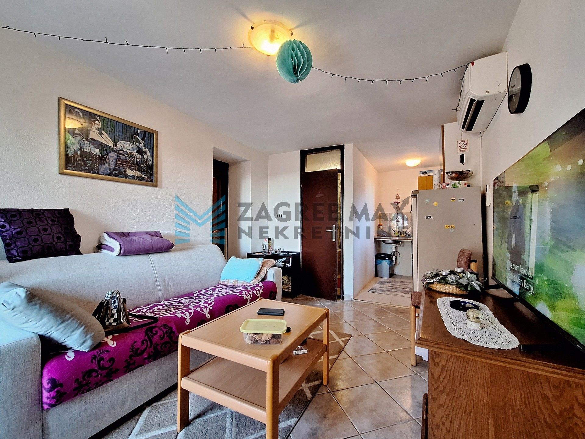 Zagreb - FERNETIĆI – kuća s 3 stambene jedinice u mirnom naselju blizu mora