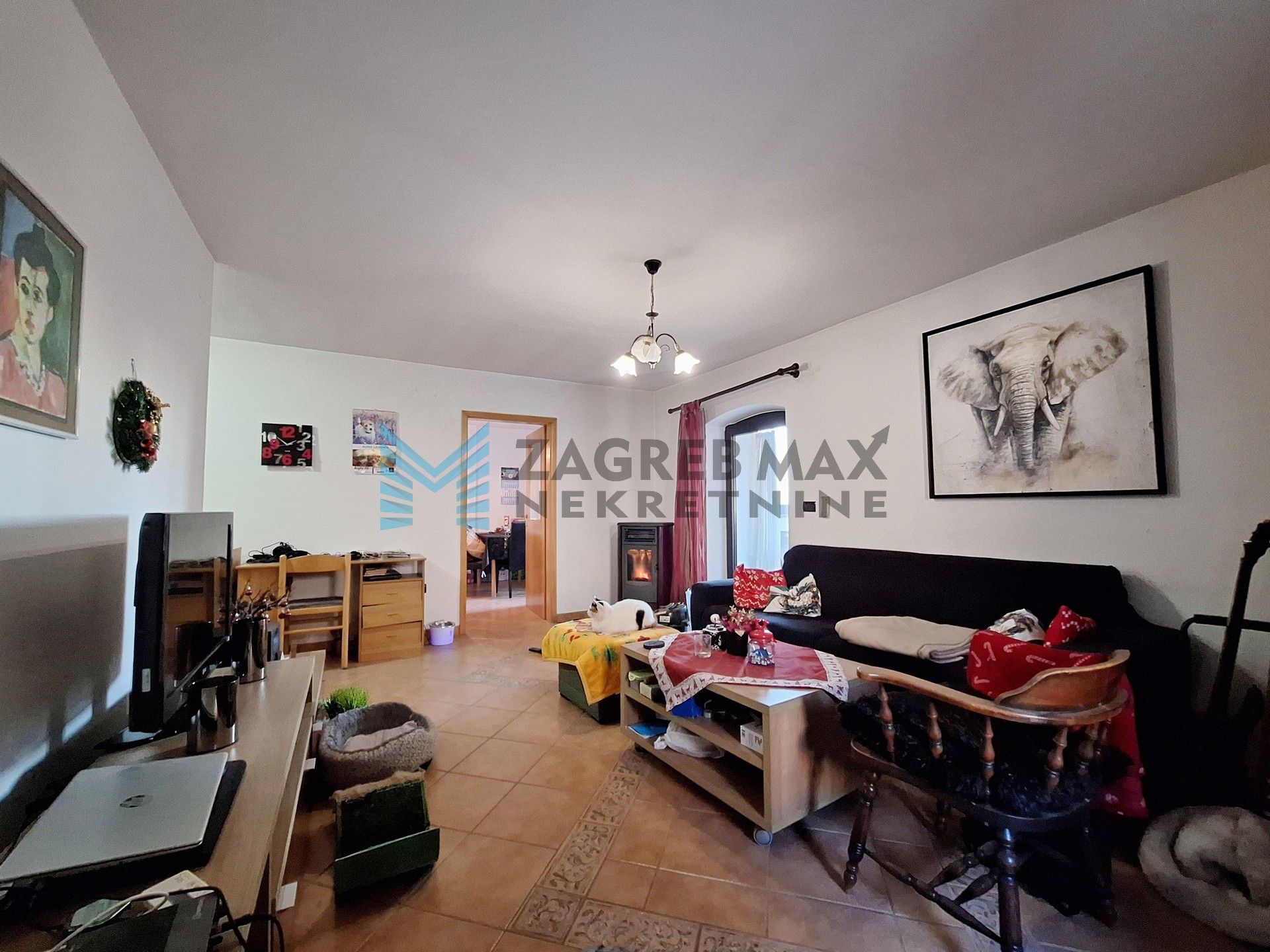 Zagreb - FERNETIĆI – kuća s 3 stambene jedinice u mirnom naselju blizu mora