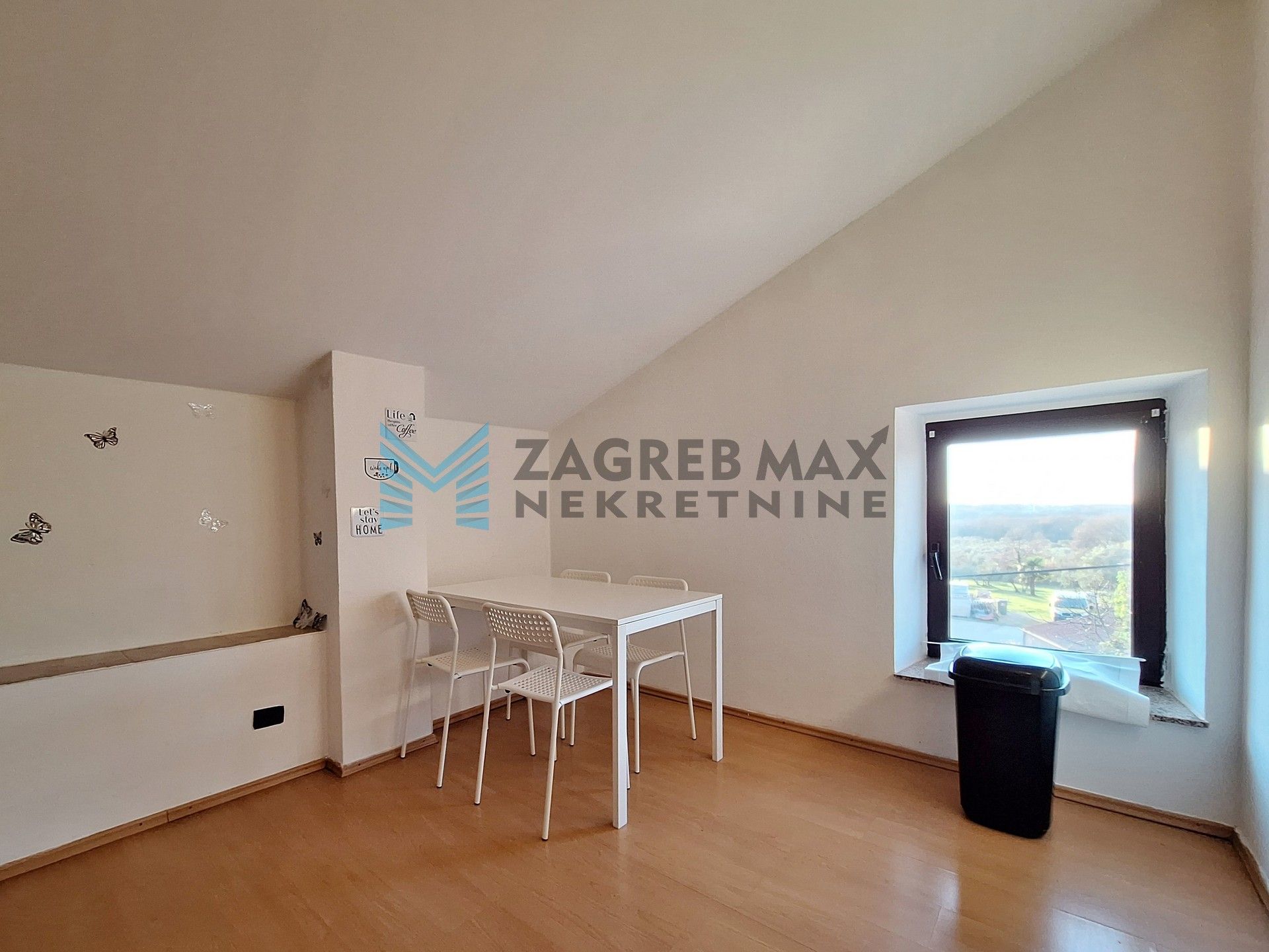 Zagreb - FERNETIĆI – kuća s 3 stambene jedinice u mirnom naselju blizu mora