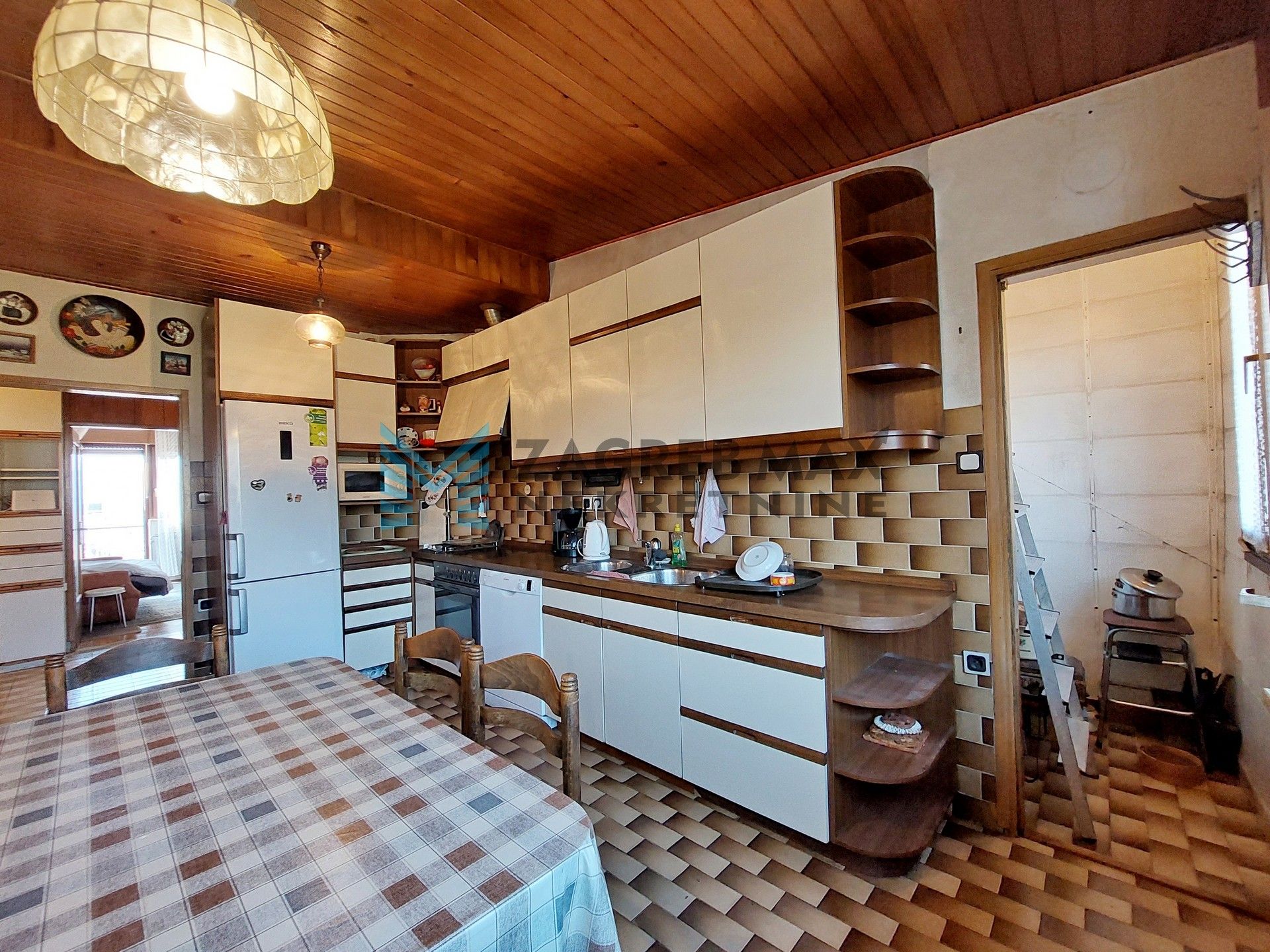 Zagreb - MAKSIMIR - Harambašićeva - 4-sobni, parking, tavan, terasa