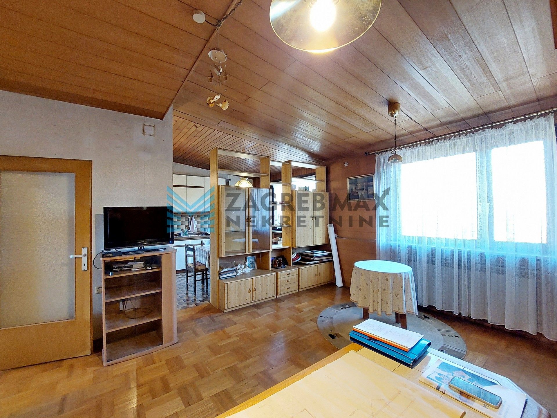 Zagreb - MAKSIMIR - Harambašićeva - 4-sobni, parking, tavan, terasa