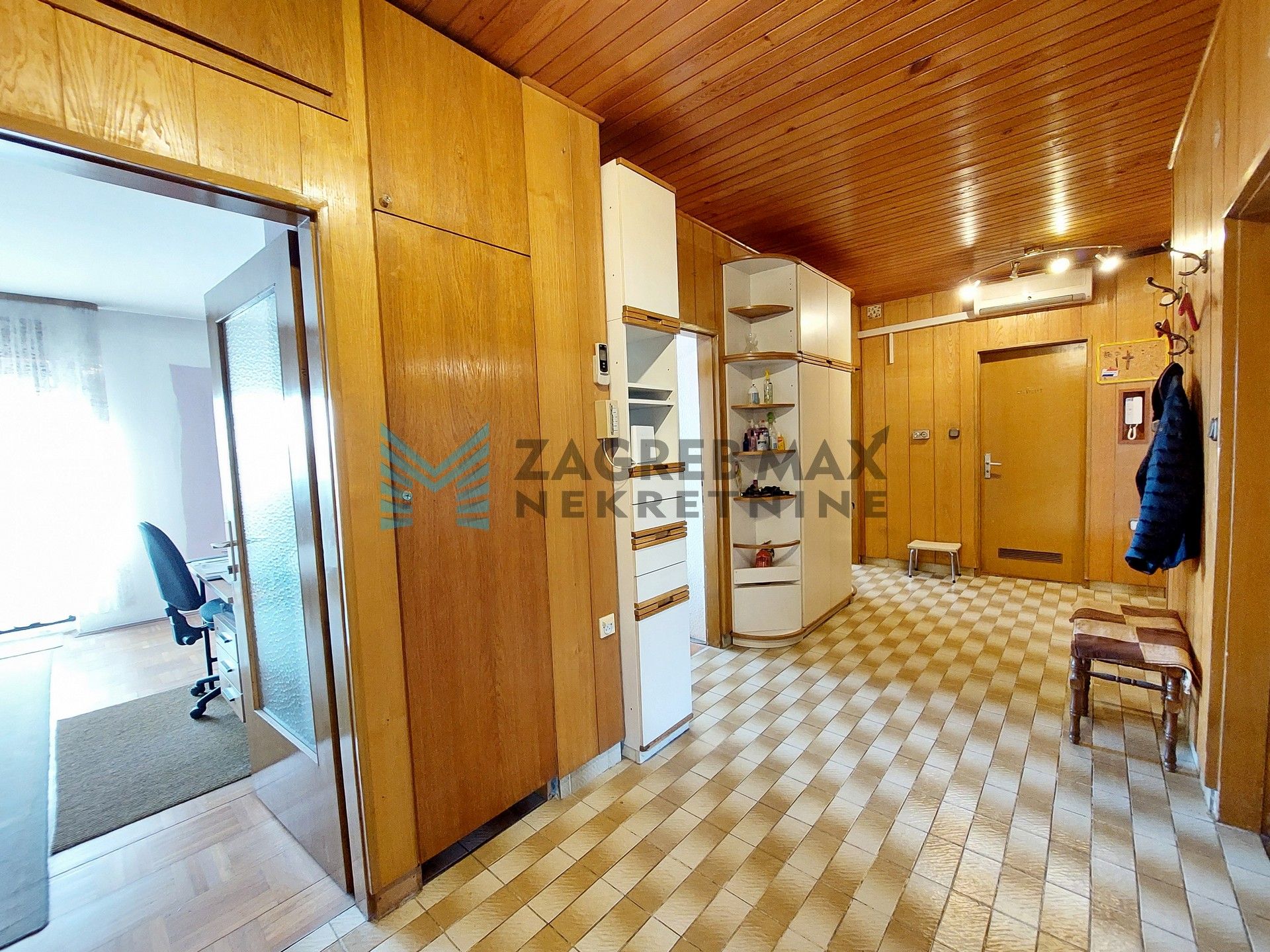 Zagreb - MAKSIMIR - Harambašićeva - 4-sobni, parking, tavan, terasa