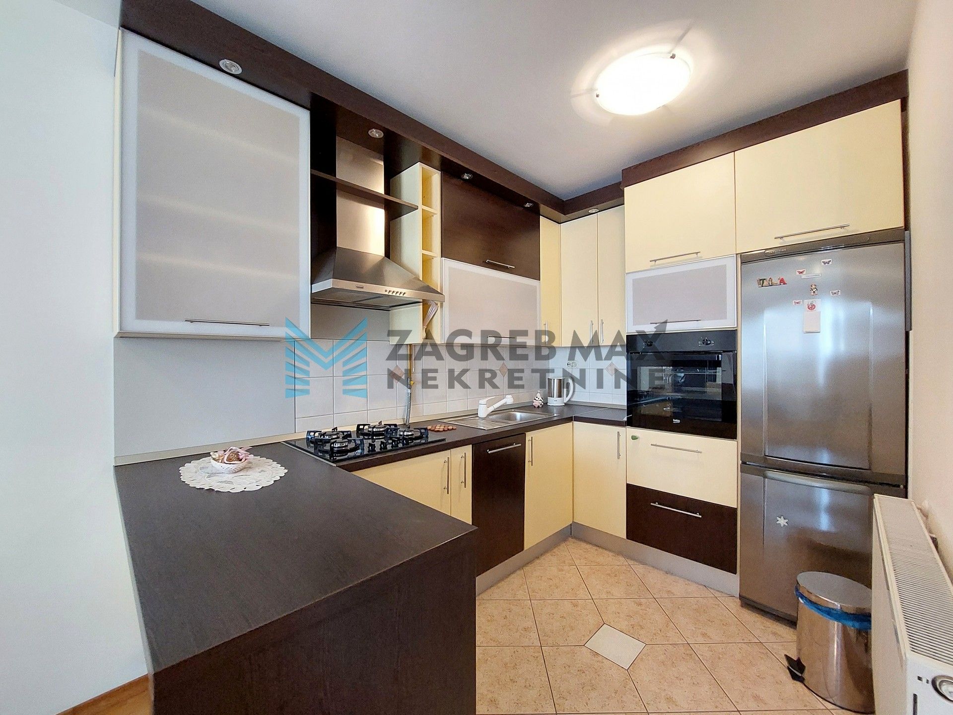 Zagreb - DUBRAVA - Av. Dubrava - 3-sobni, parking, lođa, spremište, uređen