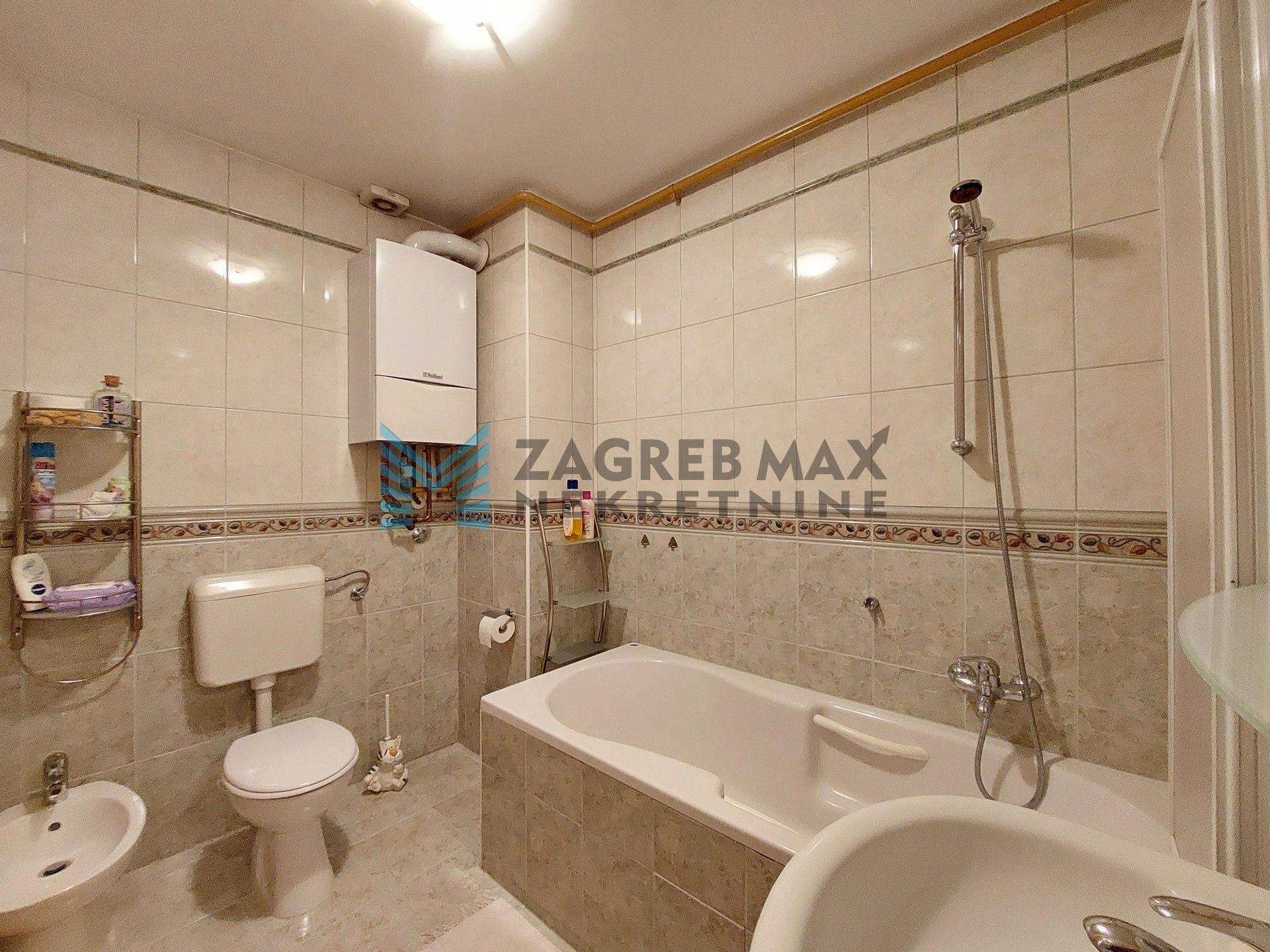 Zagreb - DUBRAVA - Av. Dubrava - 3-sobni, parking, lođa, spremište, uređen