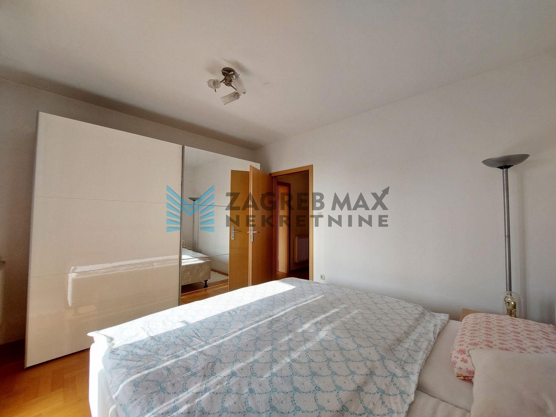 Zagreb - DUBRAVA - Av. Dubrava - 3-sobni, parking, lođa, spremište, uređen