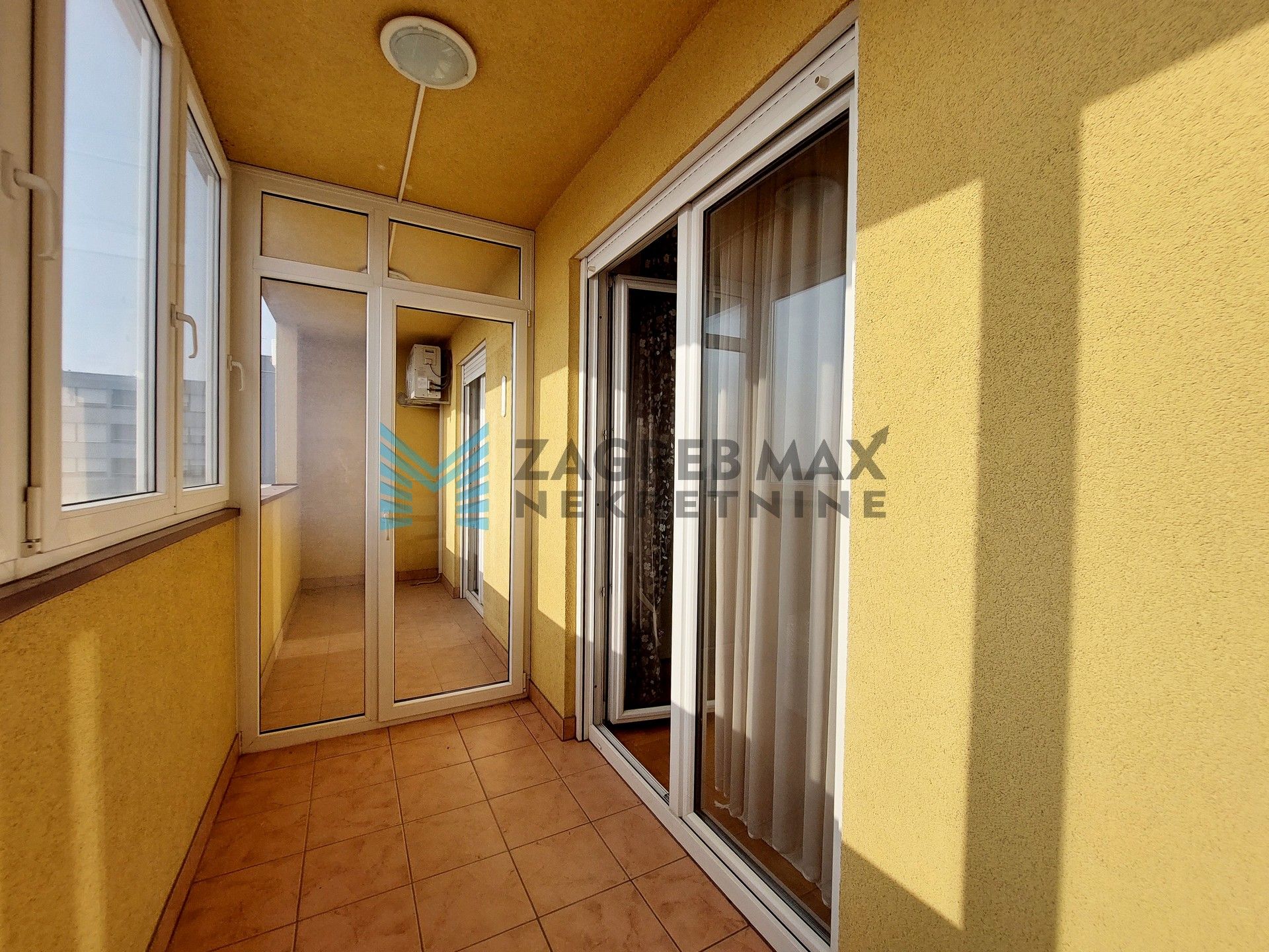 Zagreb - DUBRAVA - Av. Dubrava - 3-sobni, parking, lođa, spremište, uređen