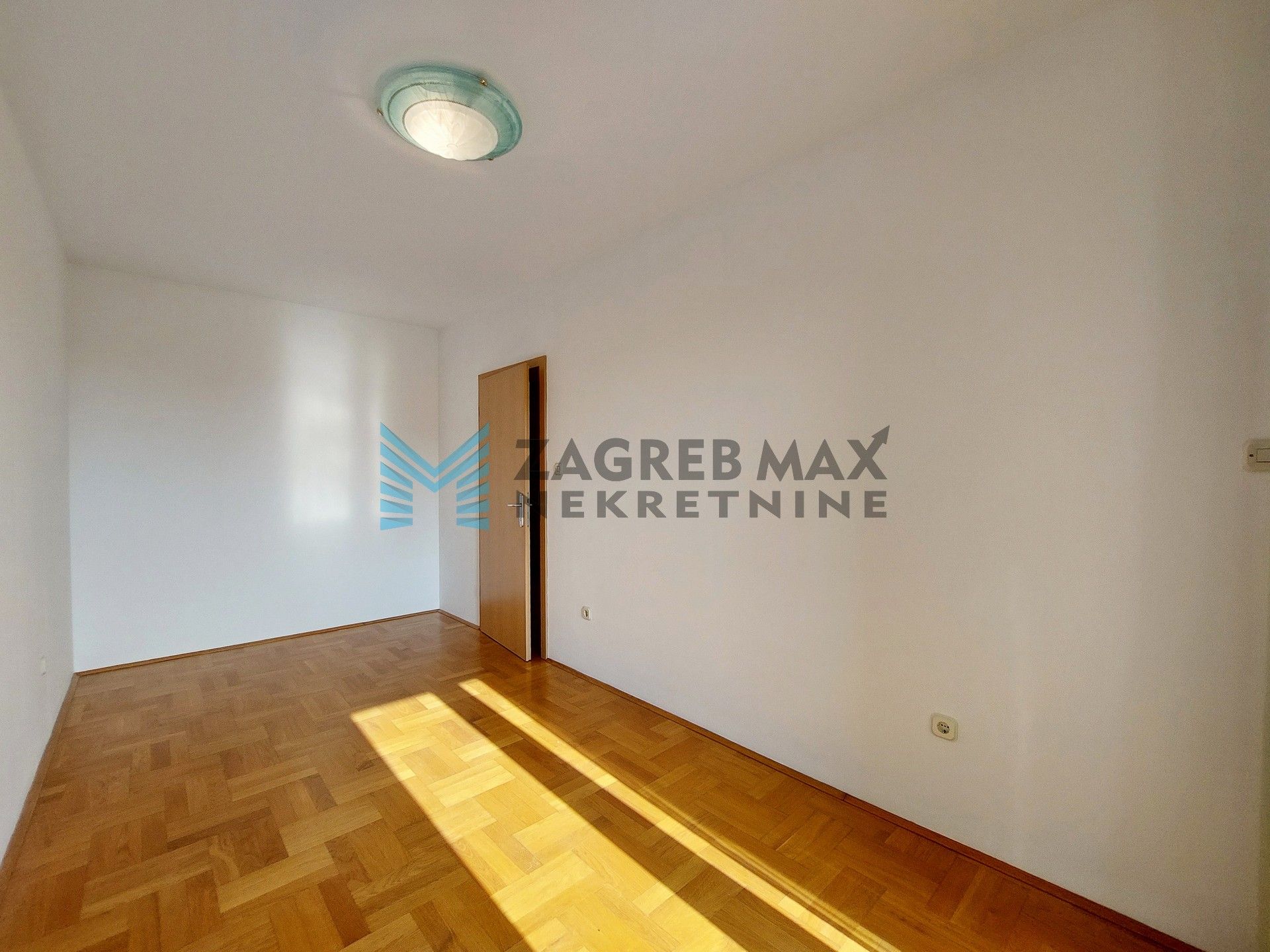 Zagreb - DUBRAVA - Av. Dubrava - 3-sobni, parking, lođa, spremište, uređen