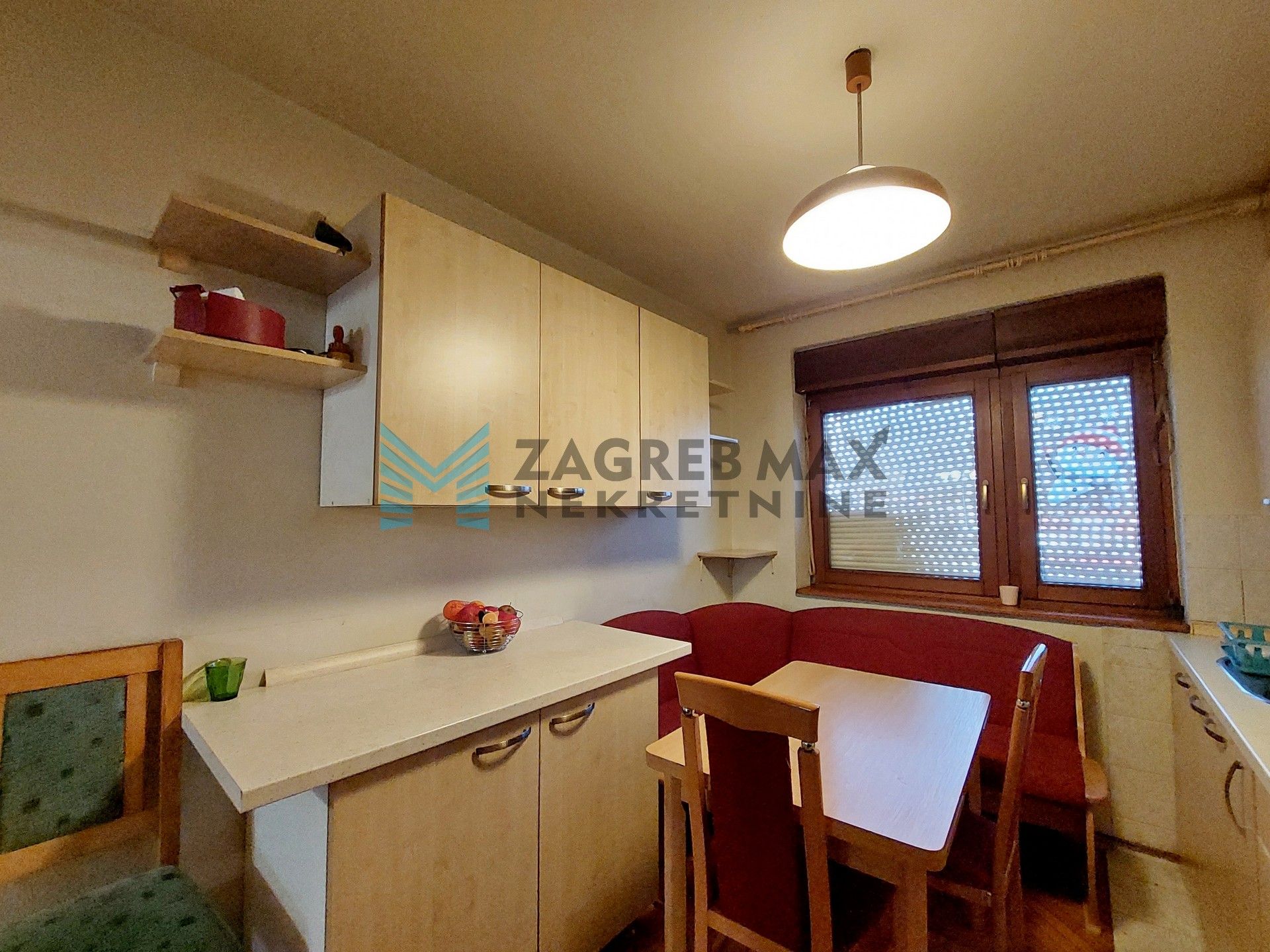 Zagreb - VELIKA GORICA - Sisačka - 3-sobni, terasa, podrum, parking