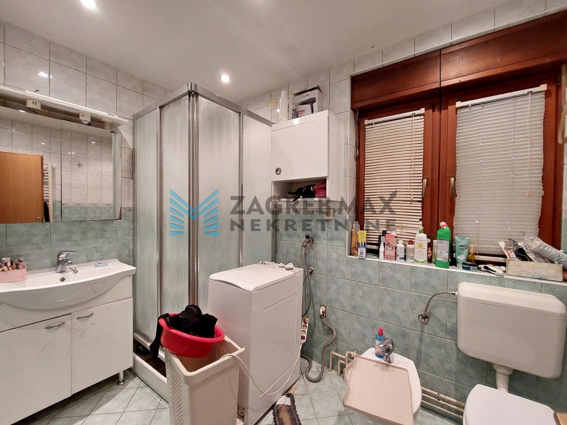 Zagreb - VELIKA GORICA - Sisačka - 3-sobni, terasa, podrum, parking