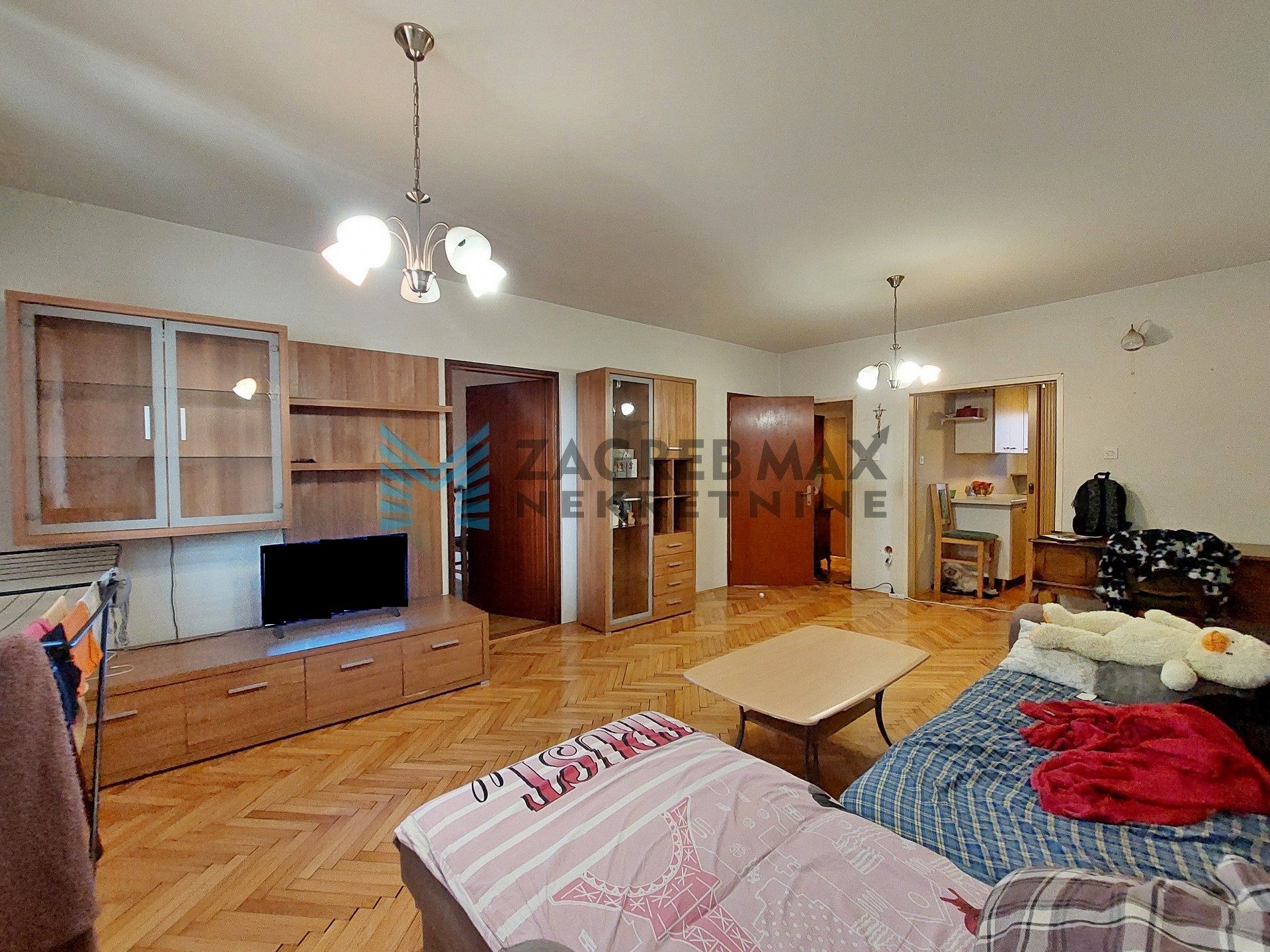 Zagreb - VELIKA GORICA - Sisačka - 3-sobni, terasa, podrum, parking