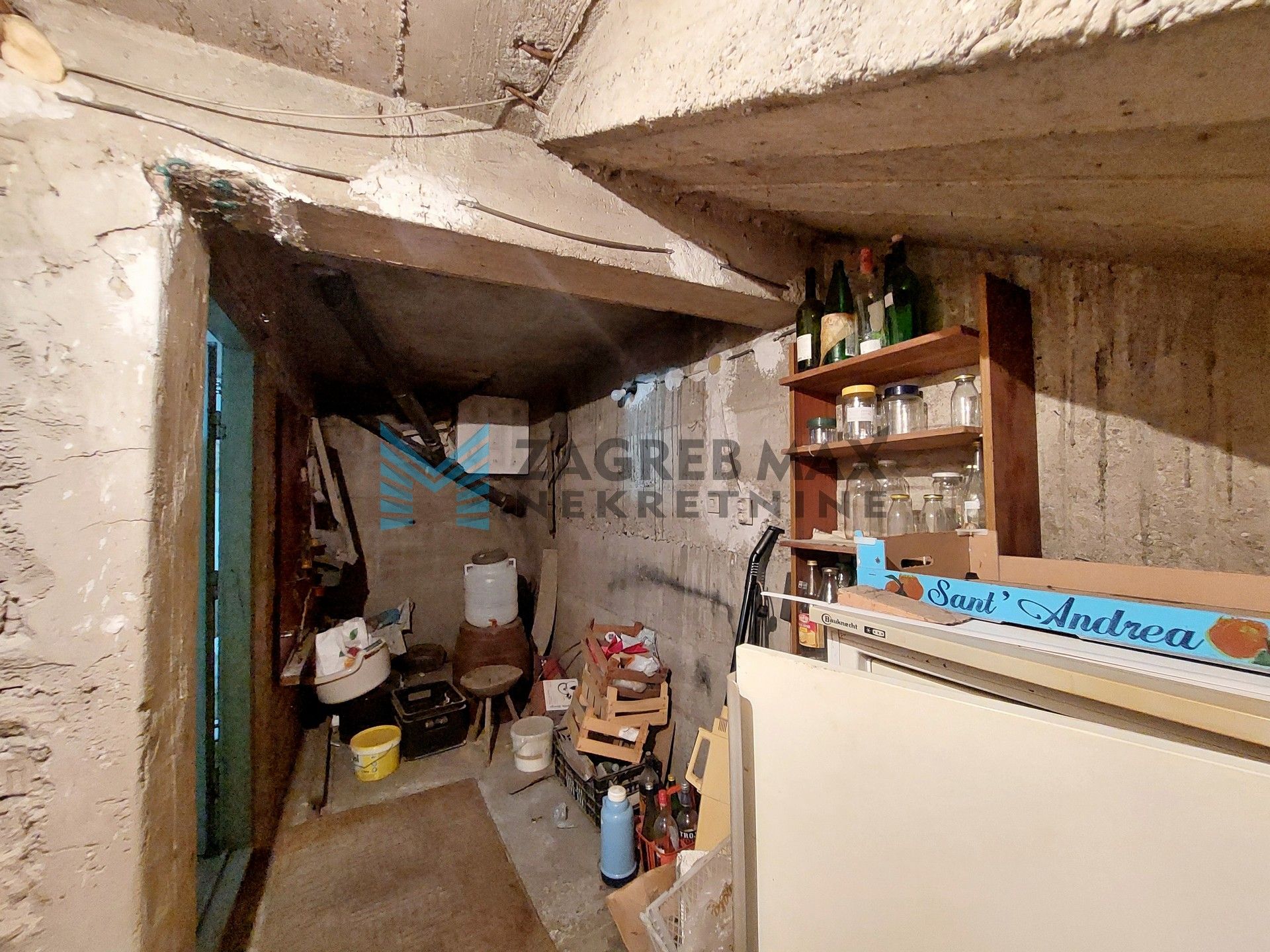 Zagreb - VELIKA GORICA - Sisačka - 3-sobni, terasa, podrum, parking