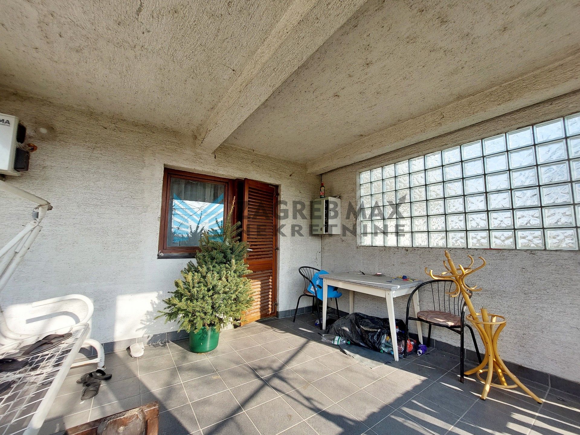 Zagreb - VELIKA GORICA - Sisačka - 3-sobni, terasa, podrum, parking