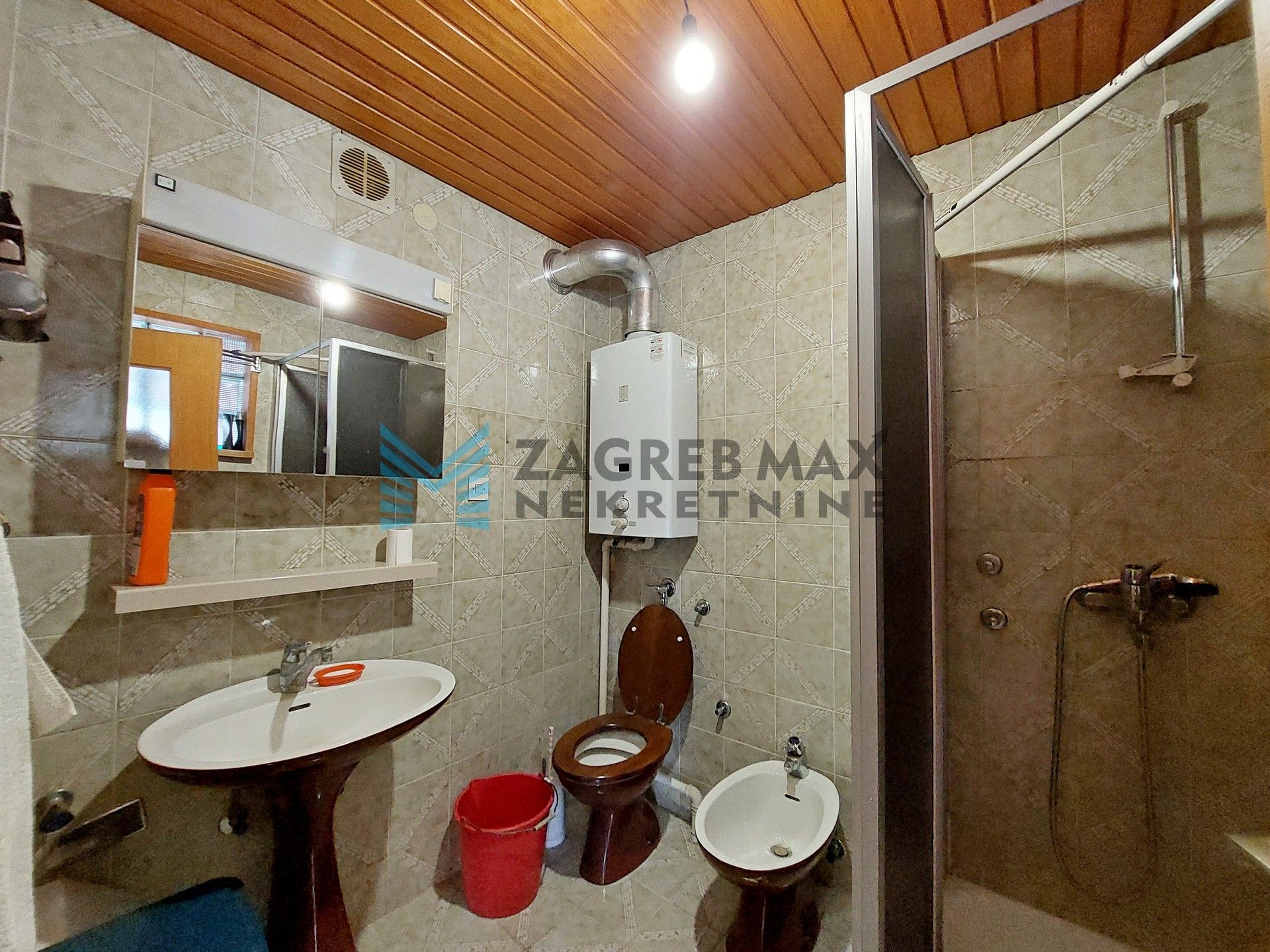 Zagreb - DUBRAVA - Trnovčica - obiteljska kuća, garaža, parking, podrum