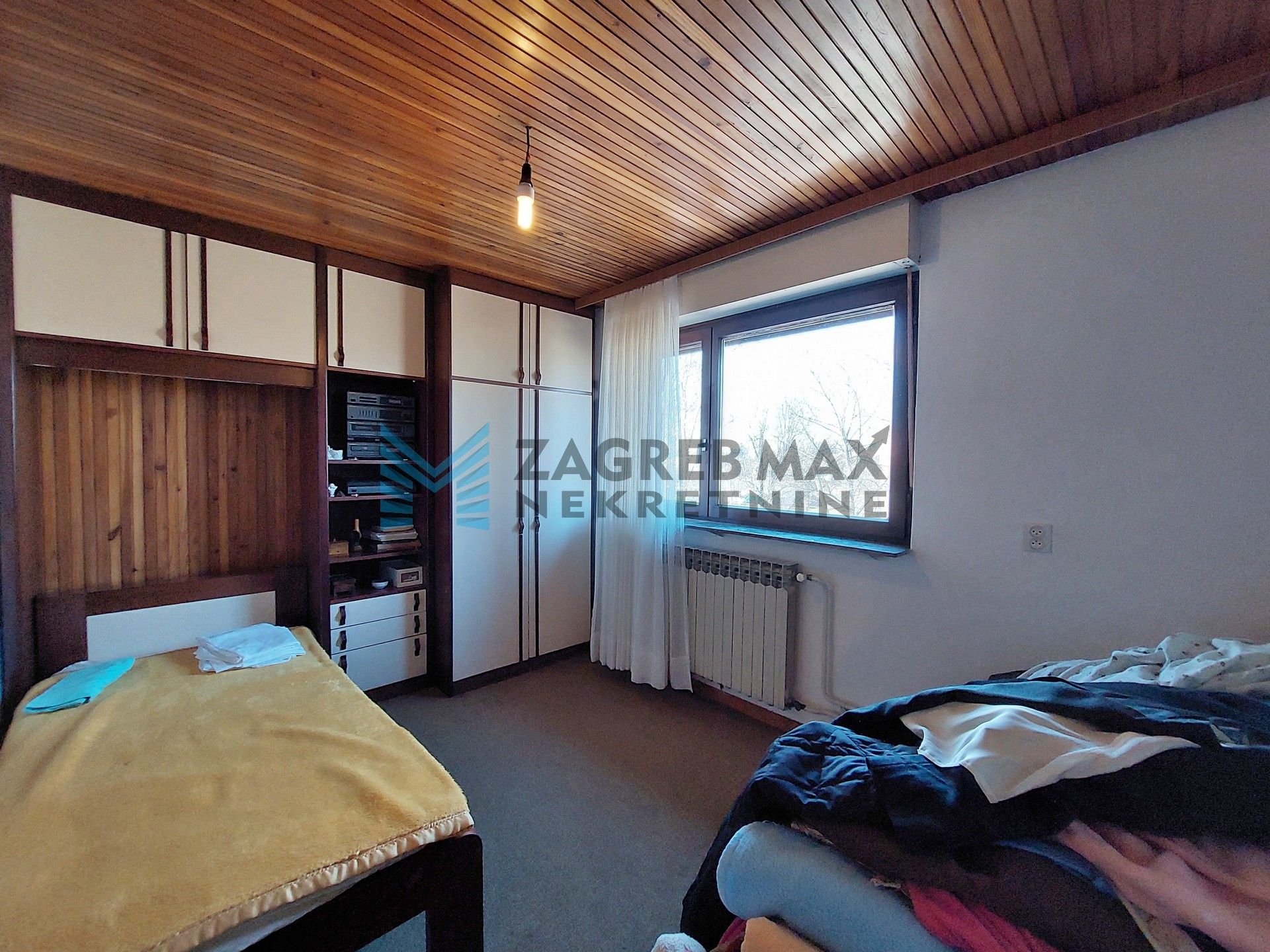 Zagreb - DUBRAVA - Trnovčica - obiteljska kuća, garaža, parking, podrum