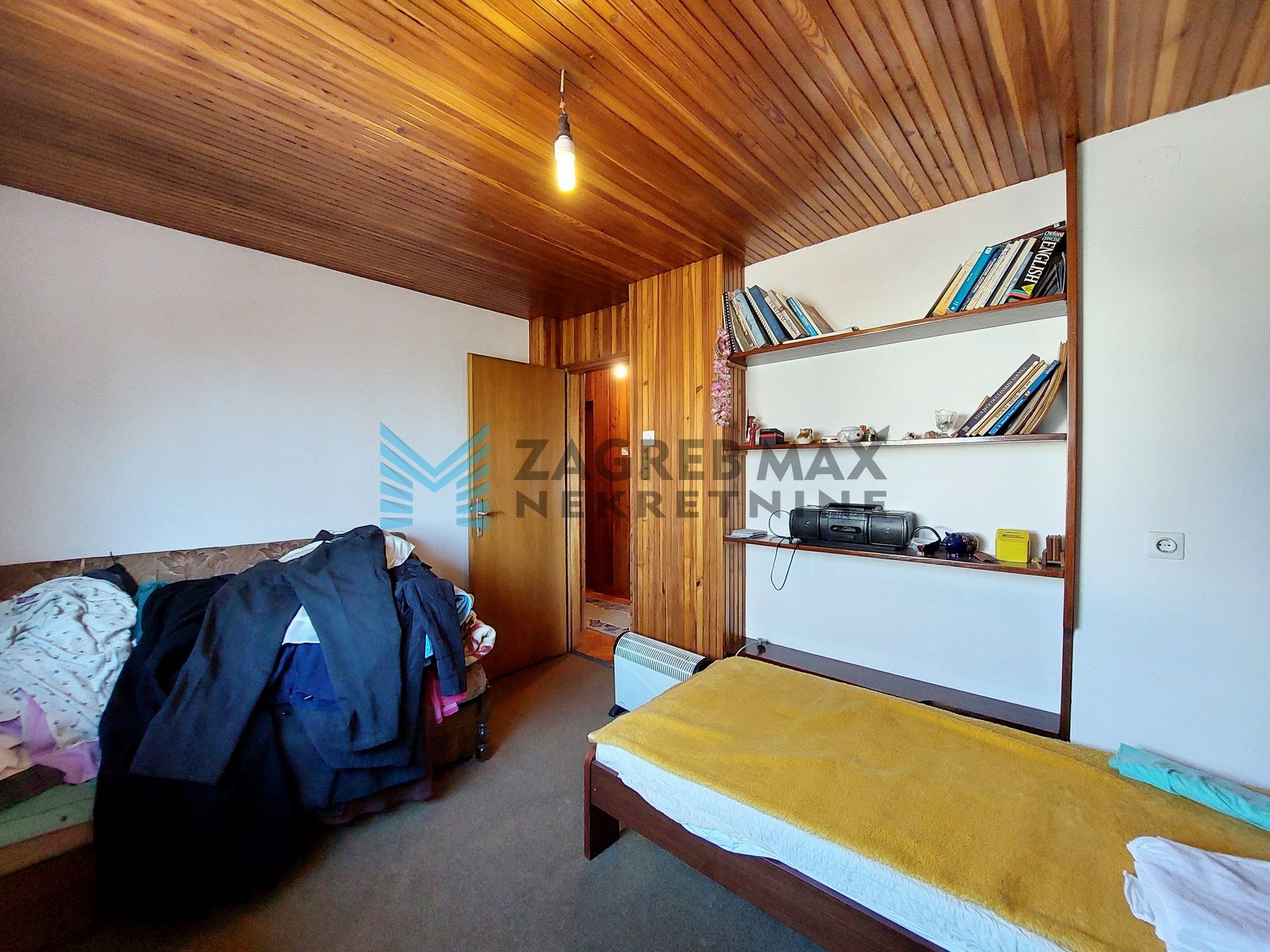 Zagreb - DUBRAVA - Trnovčica - obiteljska kuća, garaža, parking, podrum