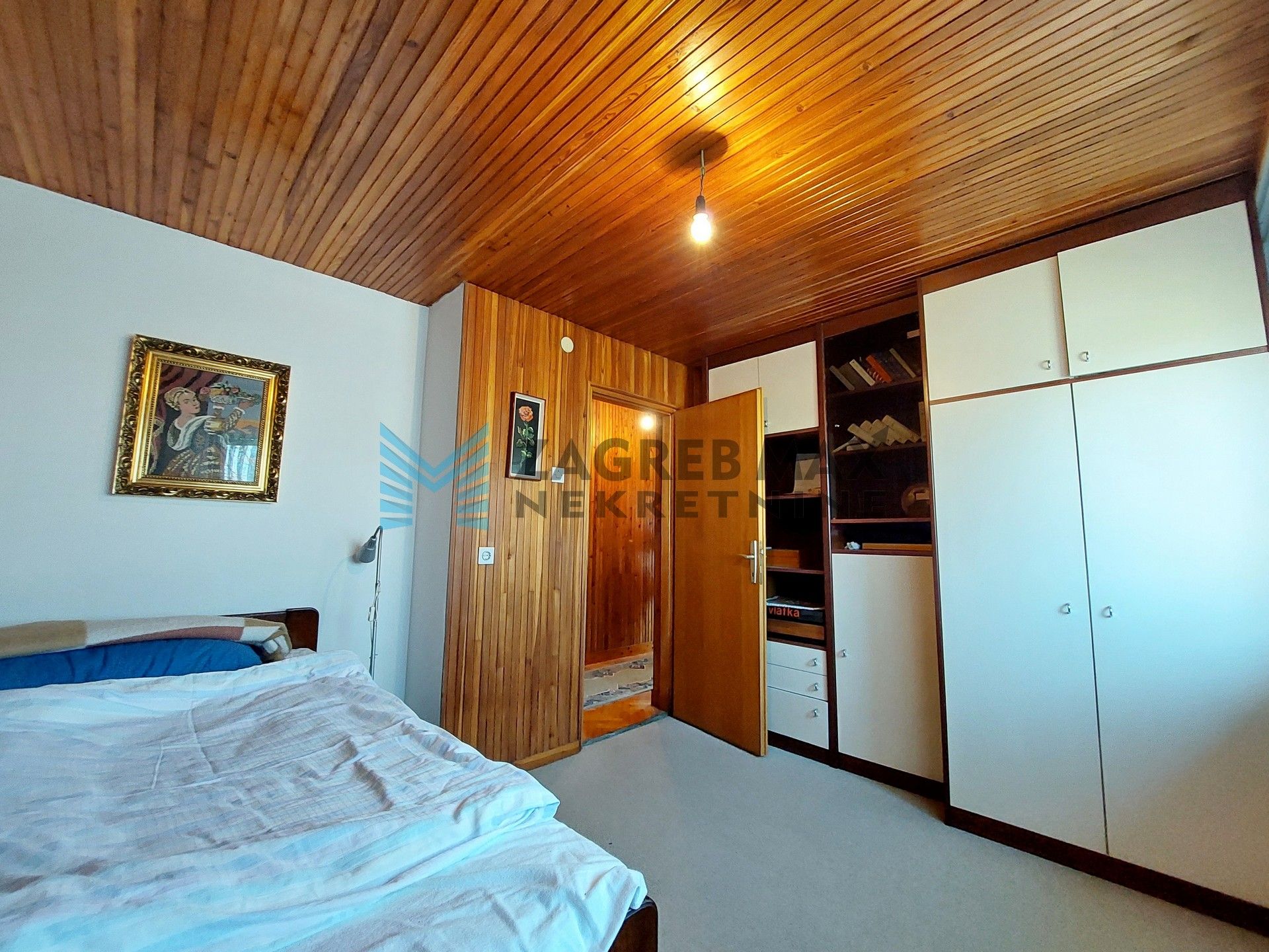 Zagreb - DUBRAVA - Trnovčica - obiteljska kuća, garaža, parking, podrum