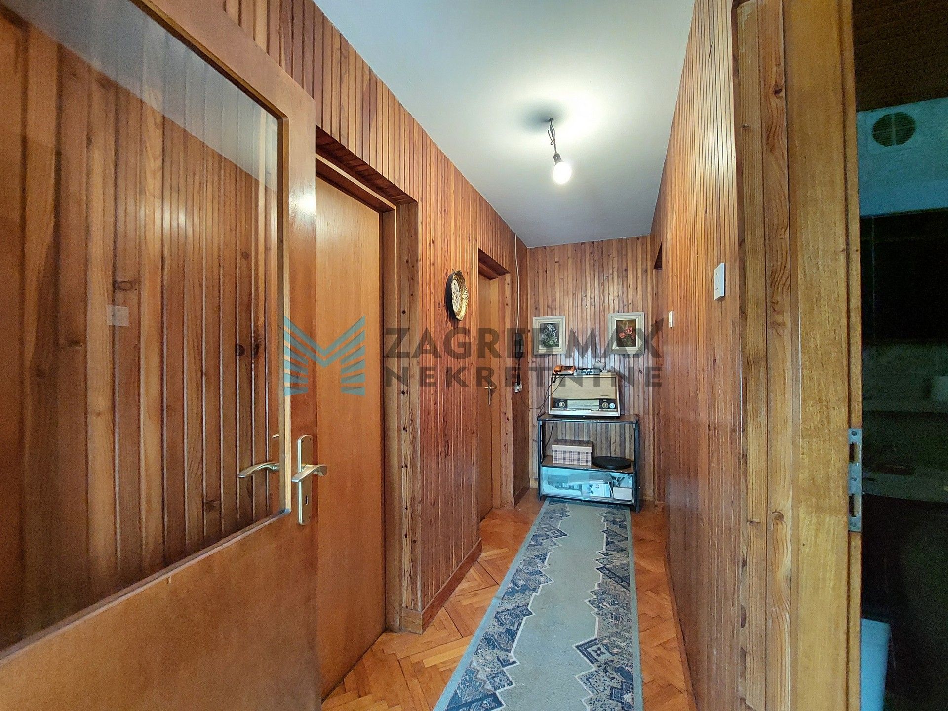 Zagreb - DUBRAVA - Trnovčica - obiteljska kuća, garaža, parking, podrum