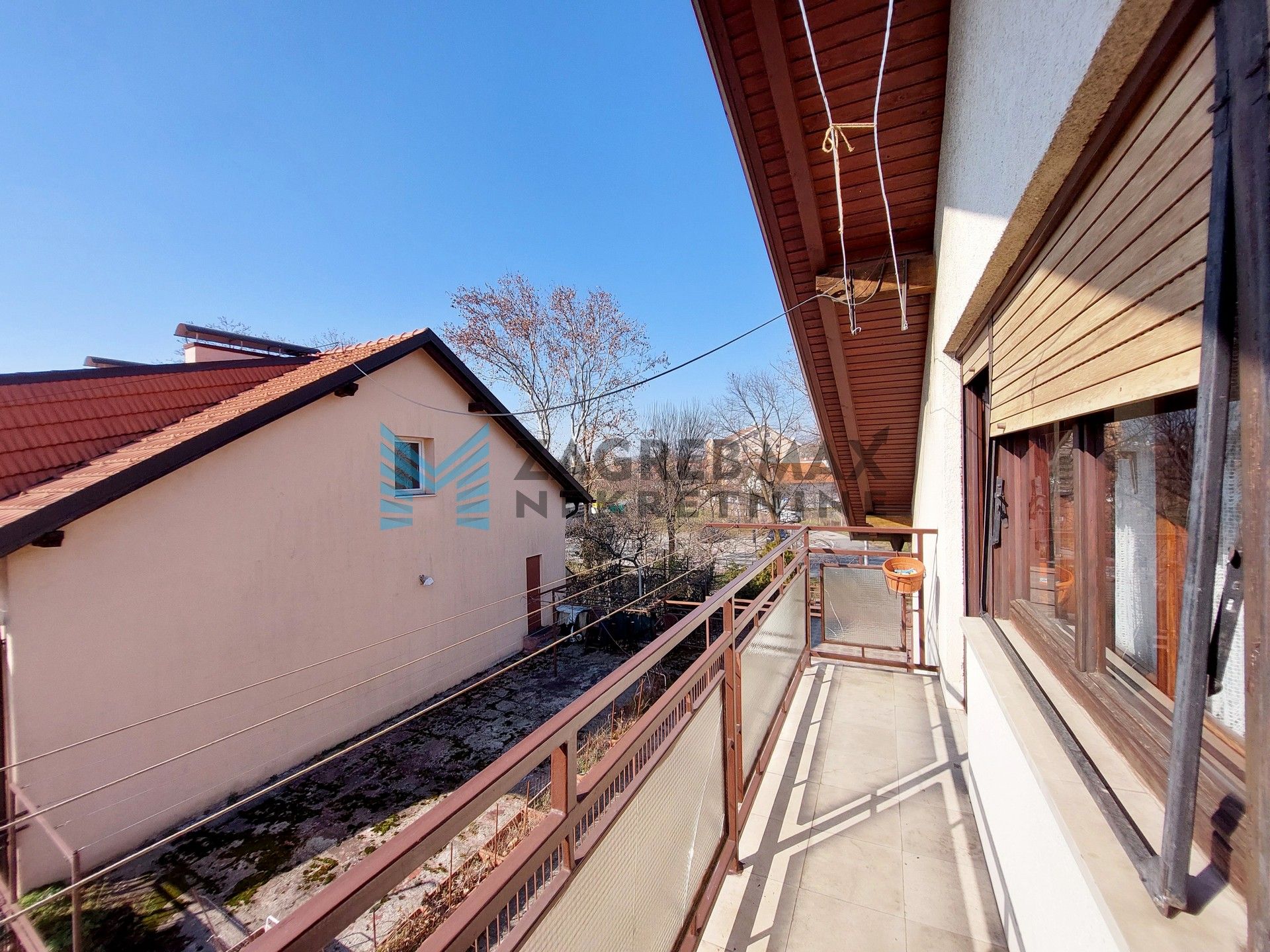 Zagreb - DUBRAVA - Trnovčica - obiteljska kuća, garaža, parking, podrum