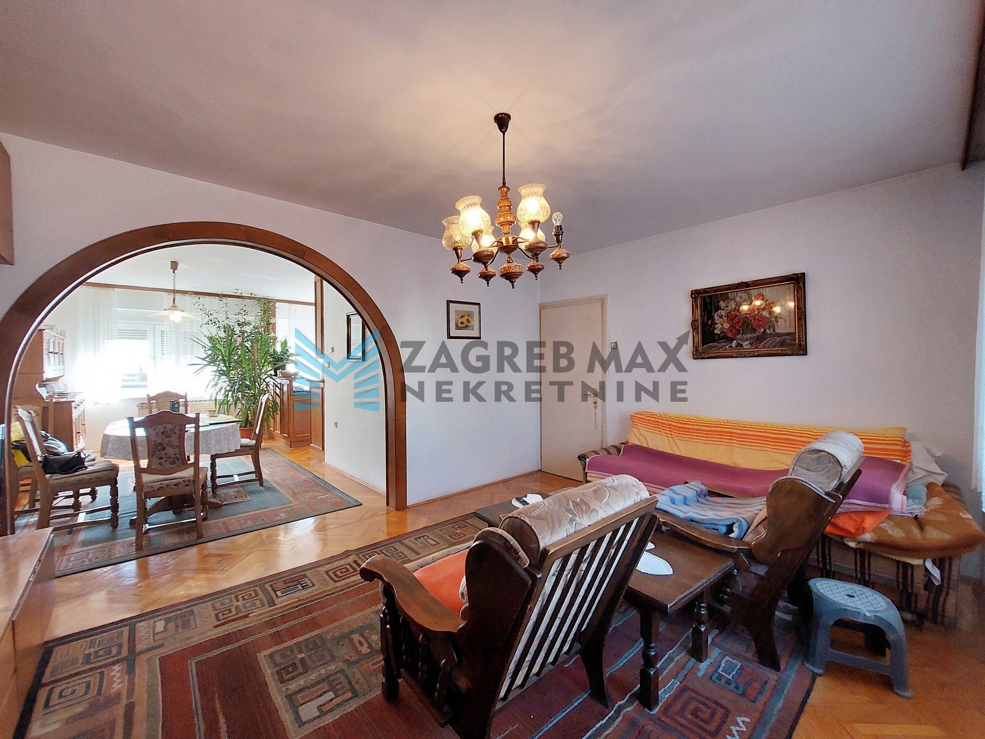 Zagreb - DUBRAVA - Trnovčica - obiteljska kuća, garaža, parking, podrum