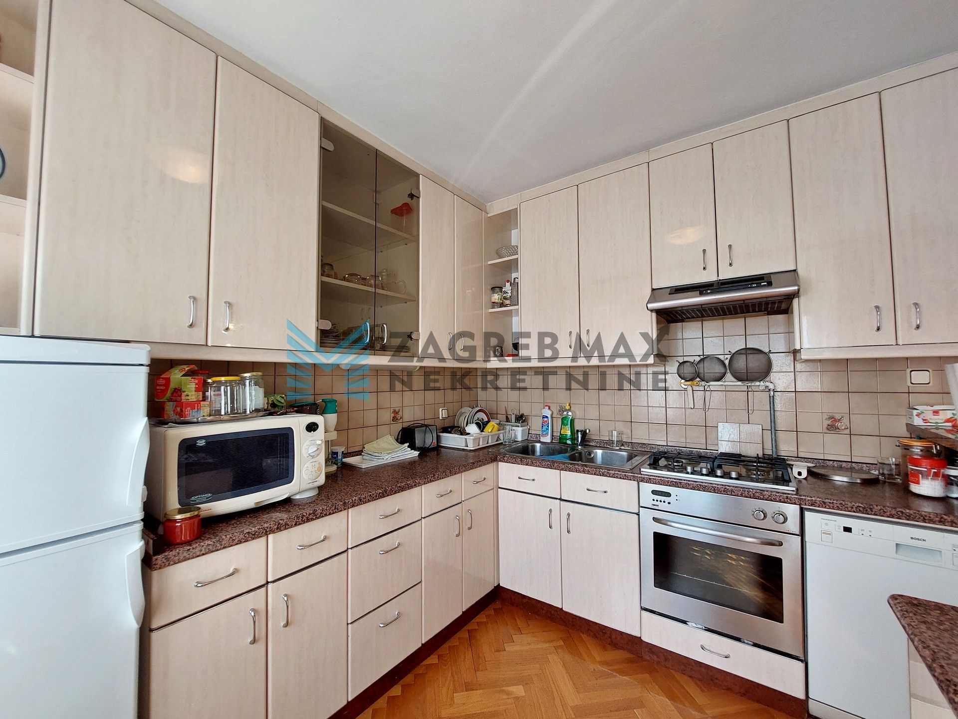 Zagreb - DUBRAVA - Trnovčica - obiteljska kuća, garaža, parking, podrum