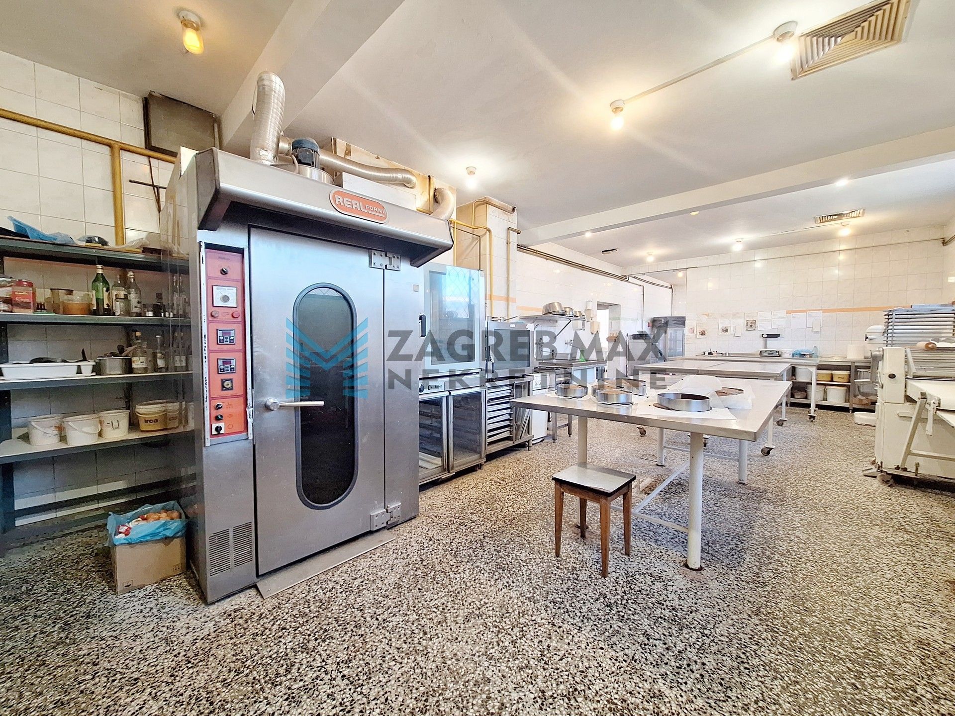 Zagreb - KUSTOŠIJA - Stipanovićeva - proizvodni pogon, komora, s inventarom