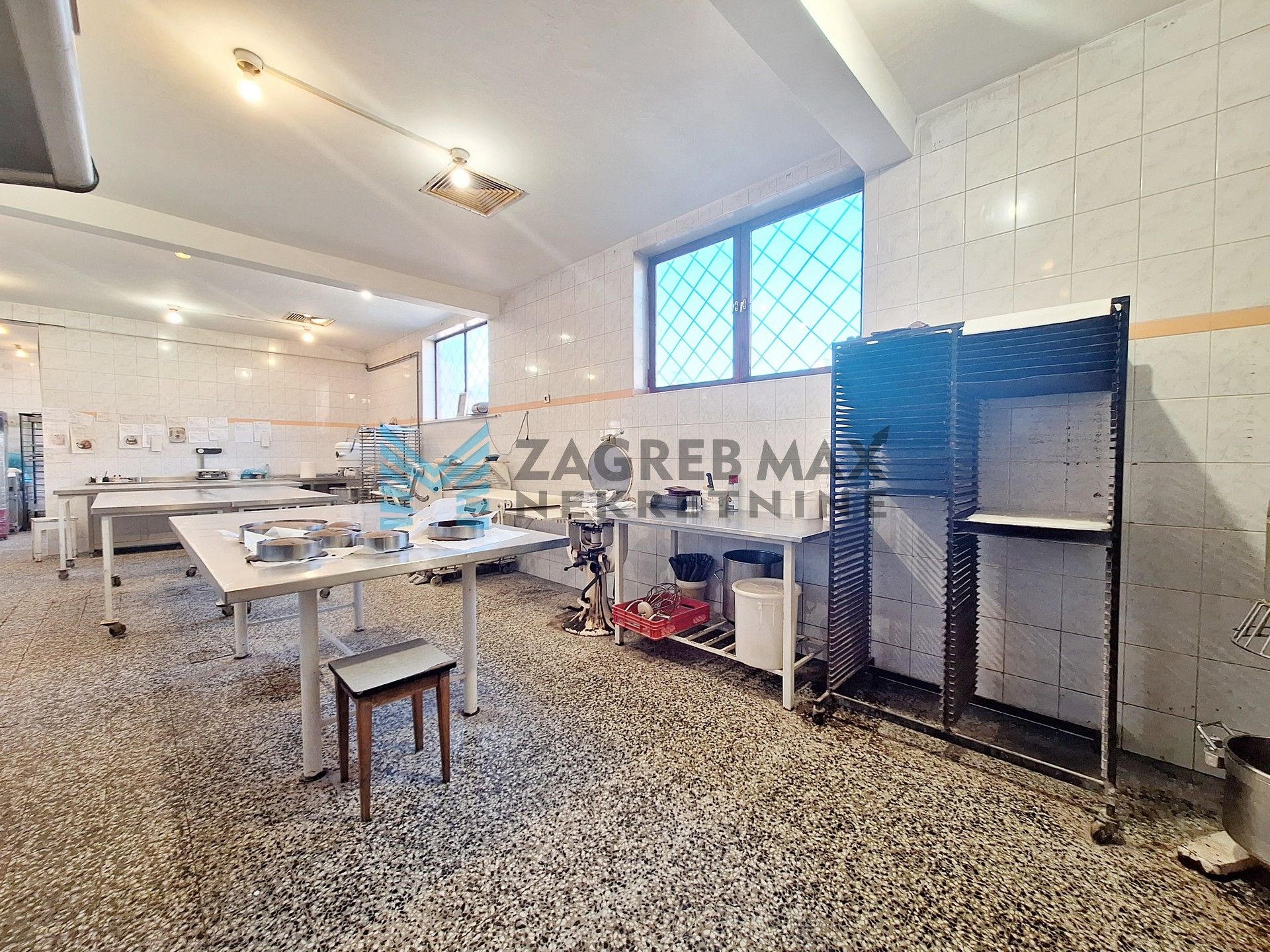 Zagreb - KUSTOŠIJA - Stipanovićeva - proizvodni pogon, komora, s inventarom