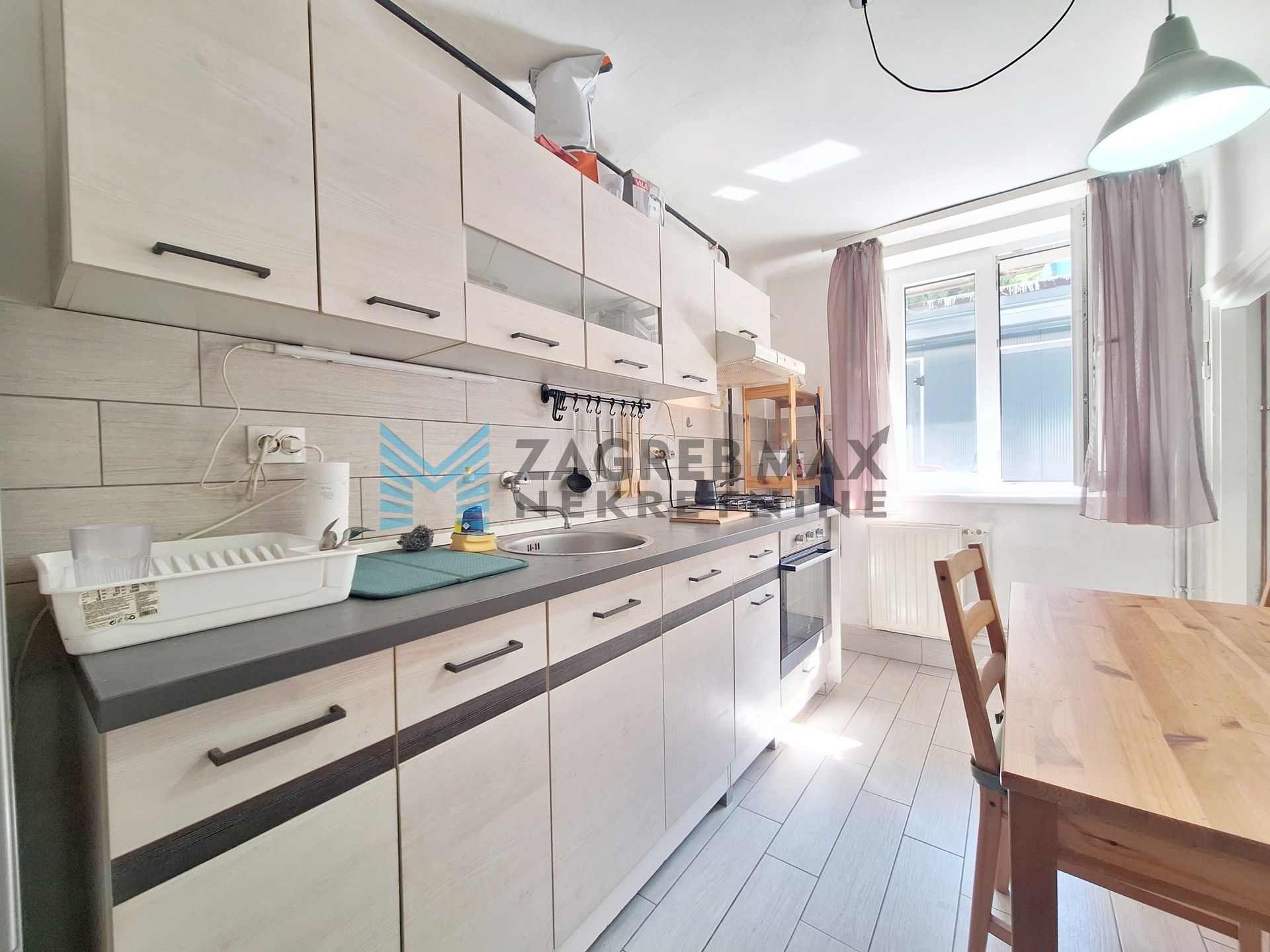 Zagreb - TREŠNJEVKA - Hreljinska - 2-sobni, razizemlje, niske režije