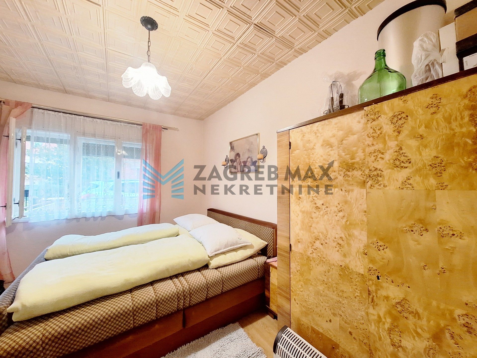 Zagreb - GORNJA DUBRAVA - Agacijska - kuća s okućnicom