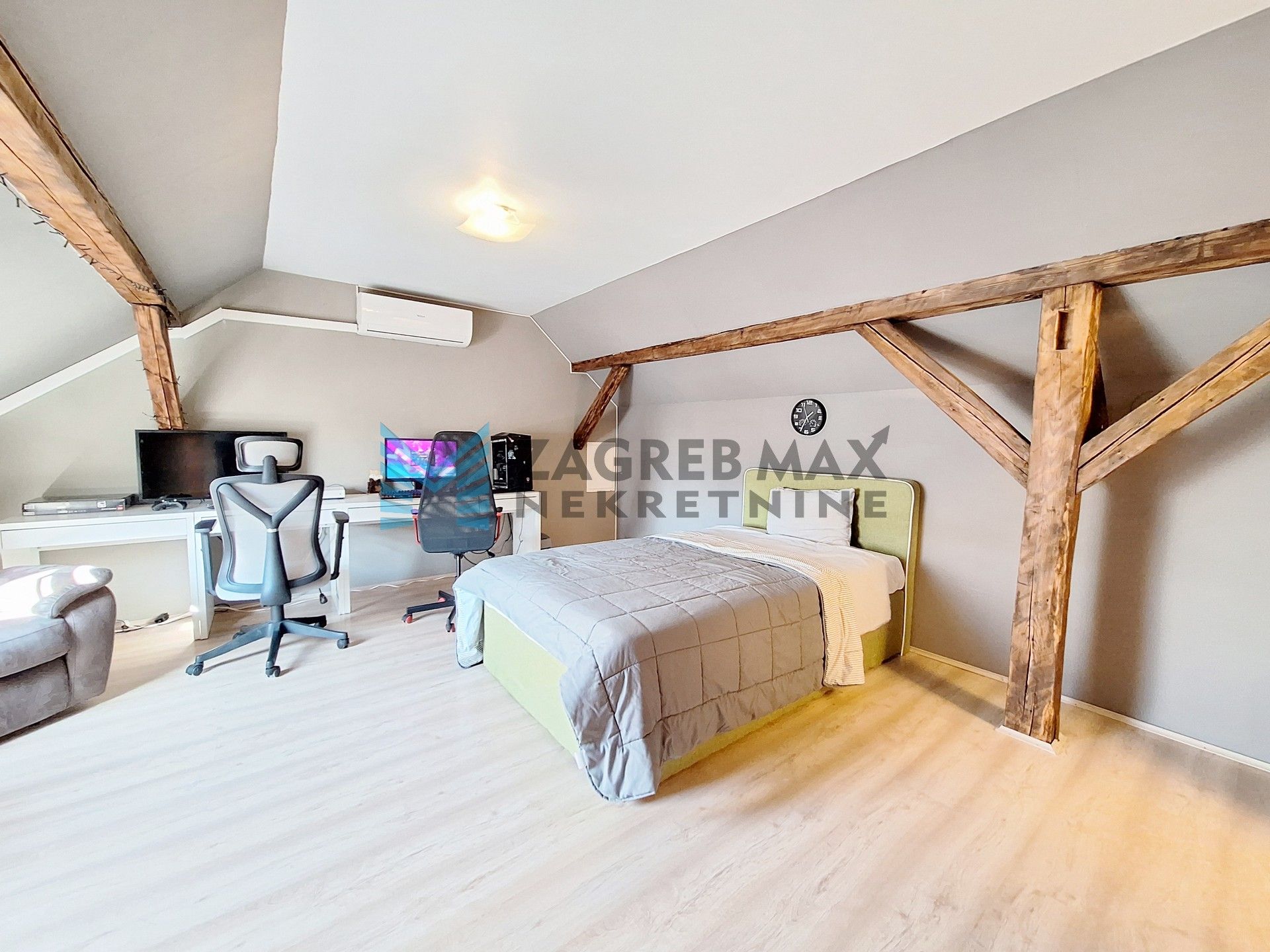 Zagreb - TREŠNJEVKA - Pregradska - kuća s 2 stambene jedinice, podrum