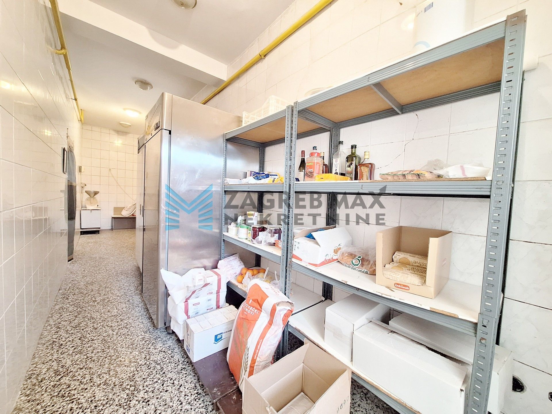 Zagreb - KUSTOŠIJA - Stipanovićeva - proizvodni pogon, komora, s inventarom