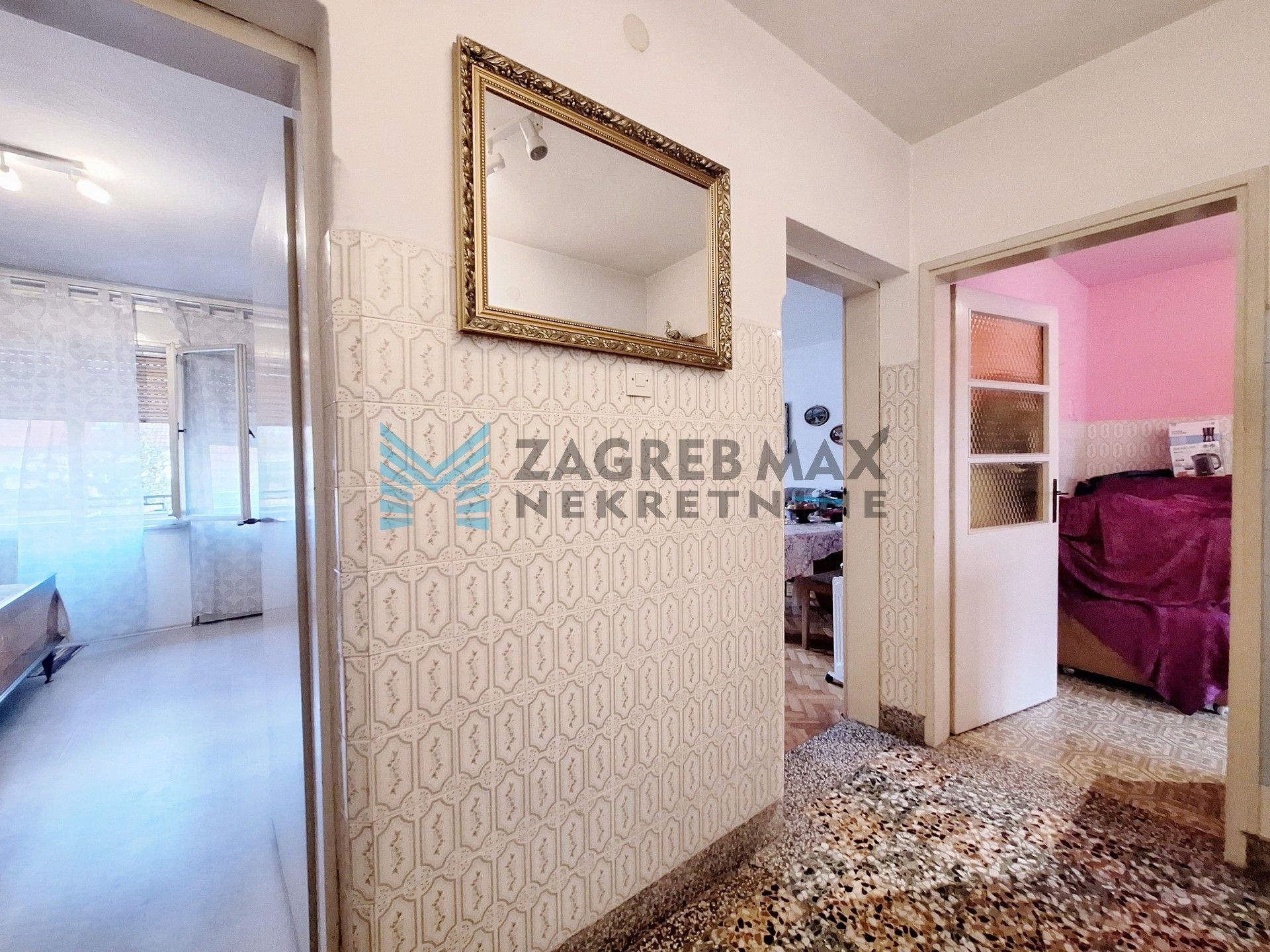 Zagreb - GORNJA DUBRAVA - Agacijska - kuća s okućnicom