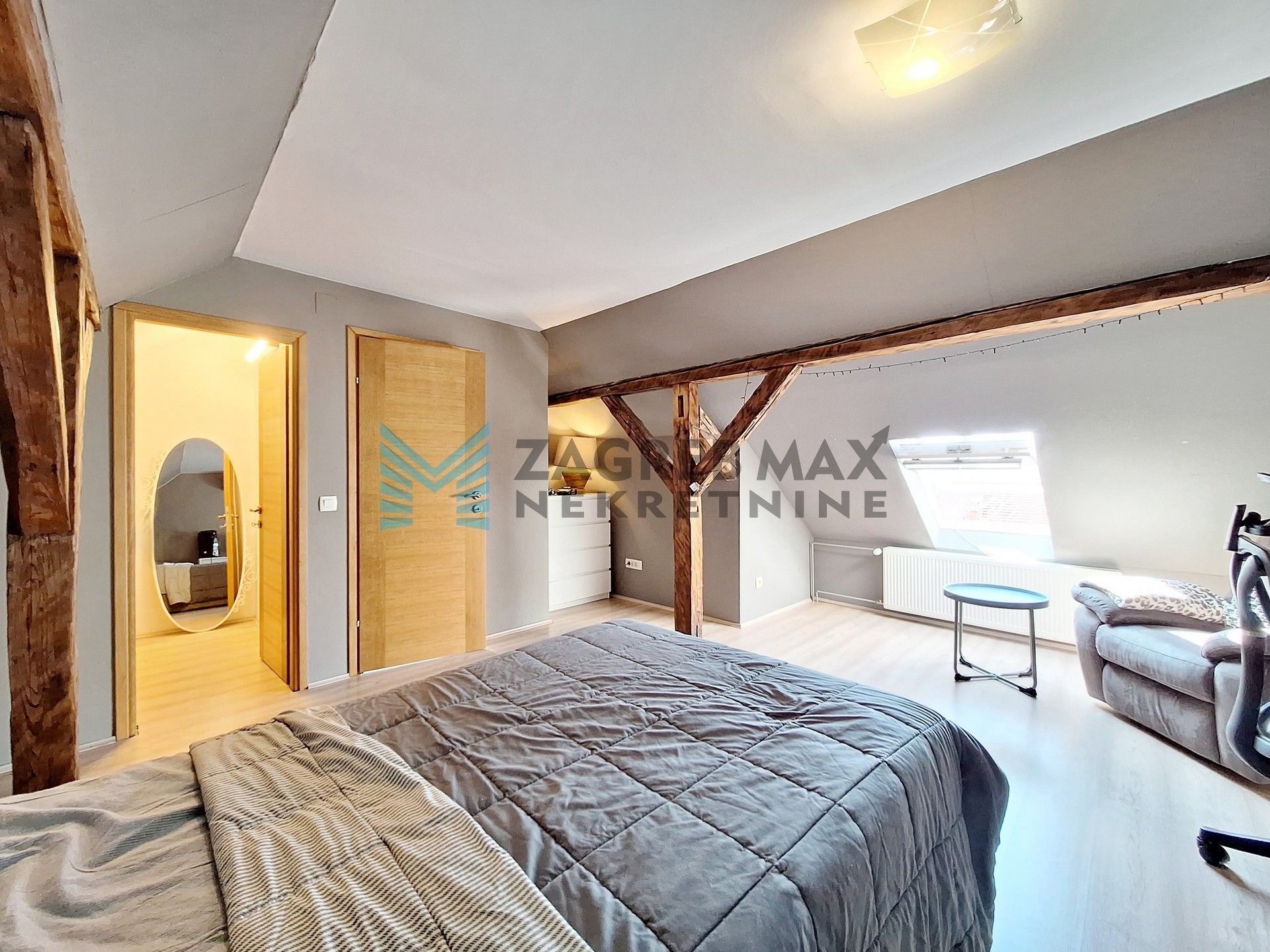 Zagreb - TREŠNJEVKA - Pregradska - kuća s 2 stambene jedinice, podrum