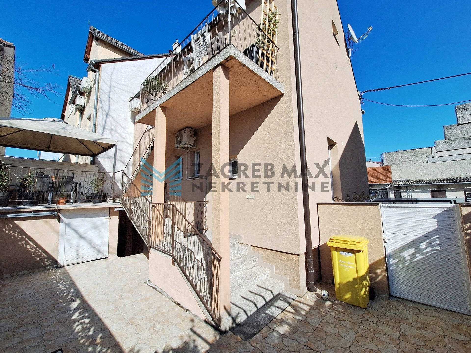 Zagreb - TREŠNJEVKA - Pregradska - kuća s 2 stambene jedinice, podrum