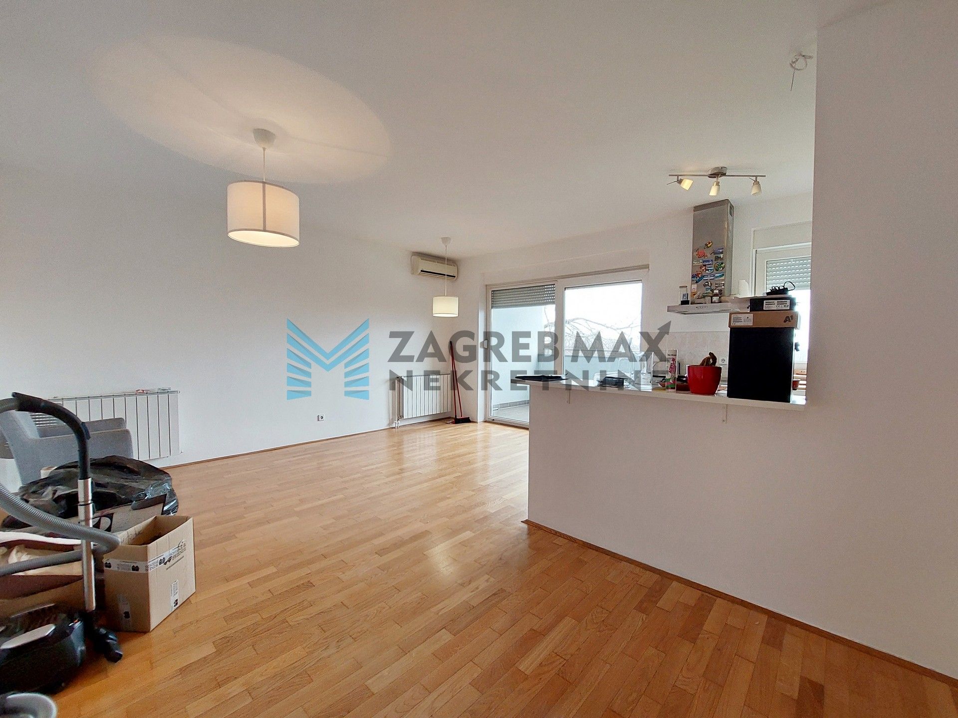 Zagreb - G.BUKOVAC - Gospočak - 4-sobni, svijetao, prostran, 2 parkinga, lođa