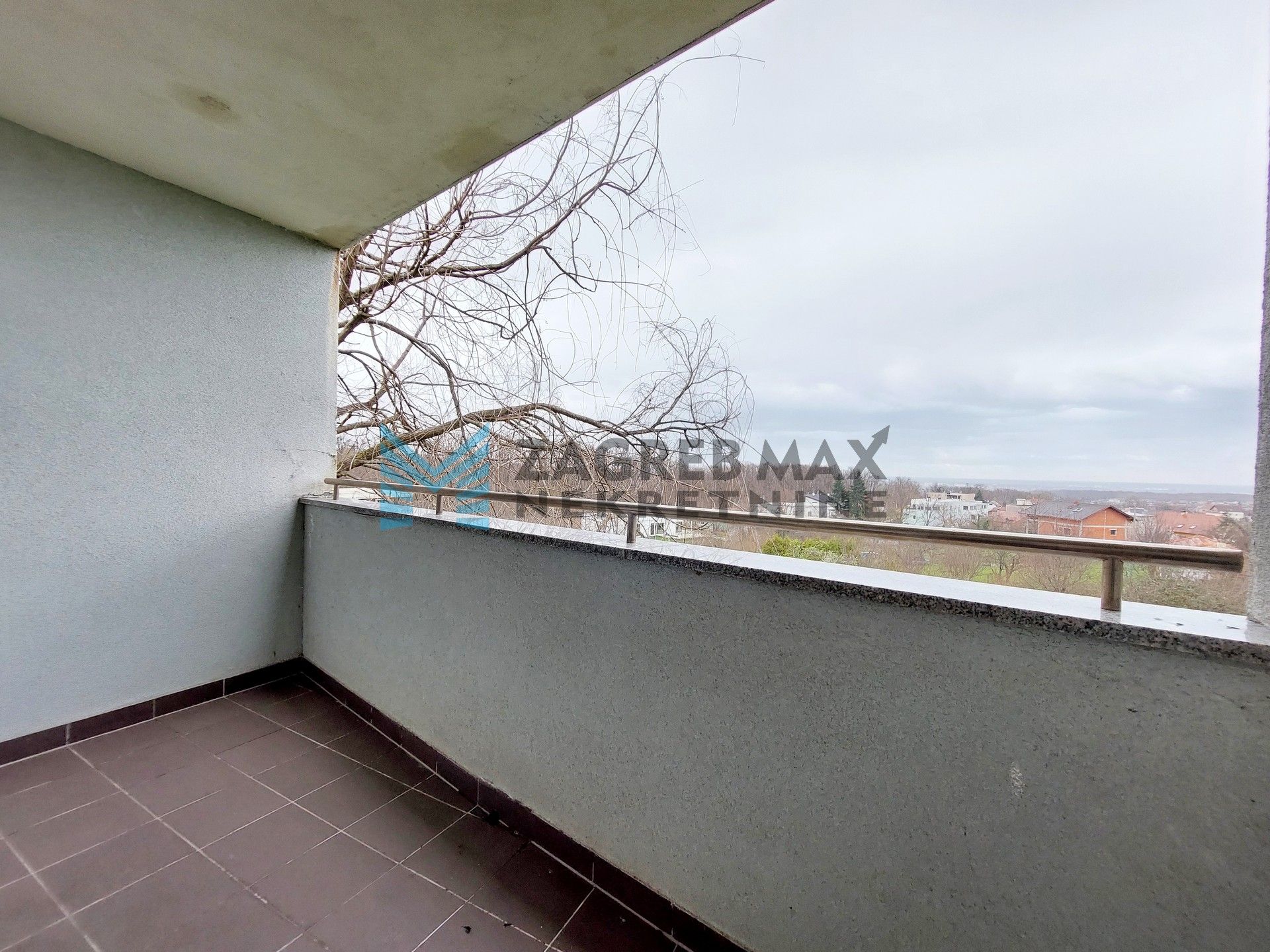 Zagreb - G.BUKOVAC - Gospočak - 4-sobni, svijetao, prostran, 2 parkinga, lođa