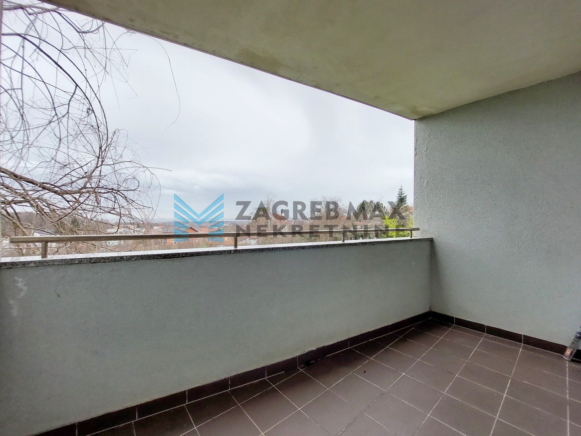 Zagreb - G.BUKOVAC - Gospočak - 4-sobni, svijetao, prostran, 2 parkinga, lođa