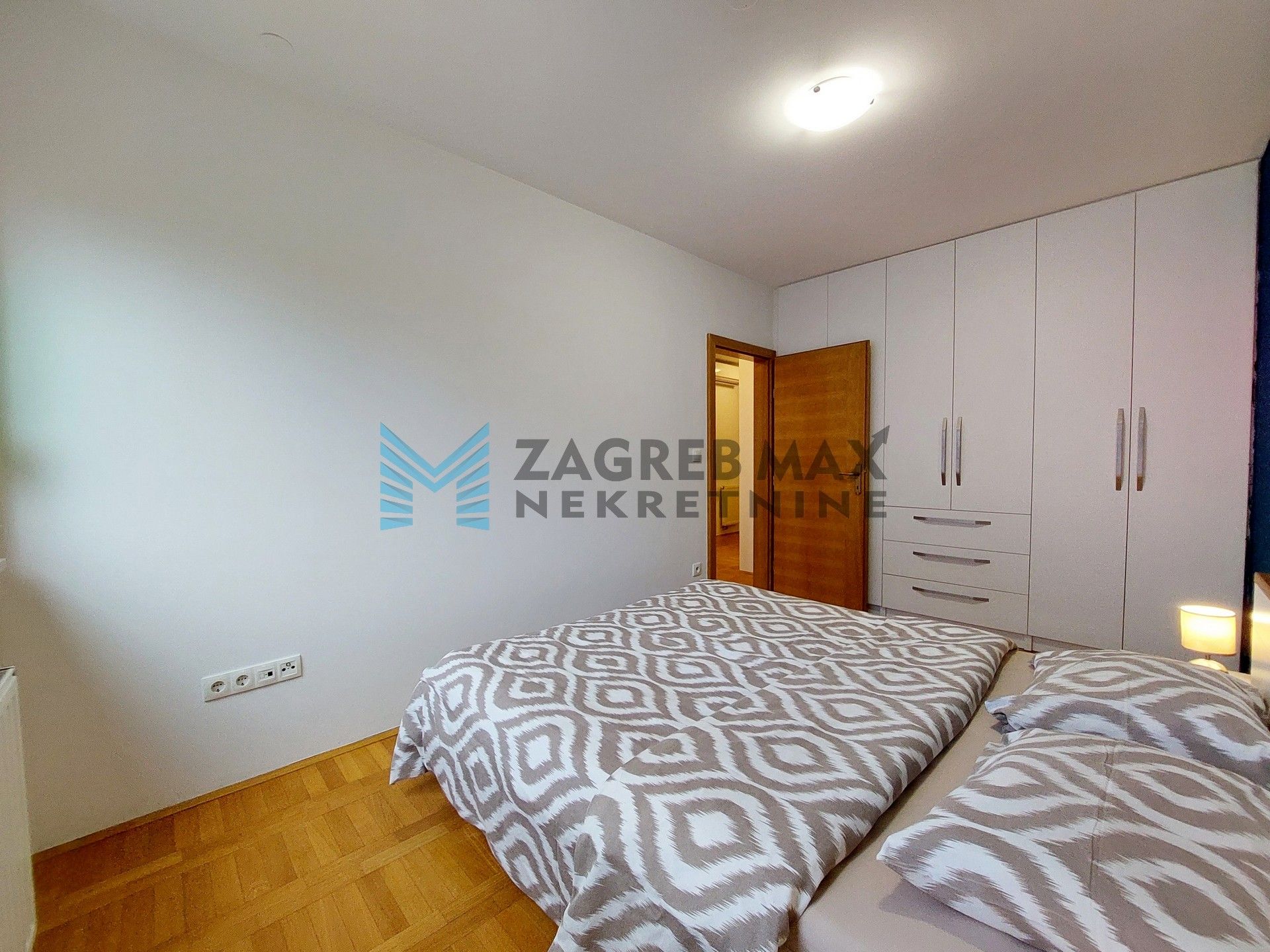 Zagreb - KAJZERICA - Podbrežje - 3-sobni, 1. kat, balkon, garažno mjesto