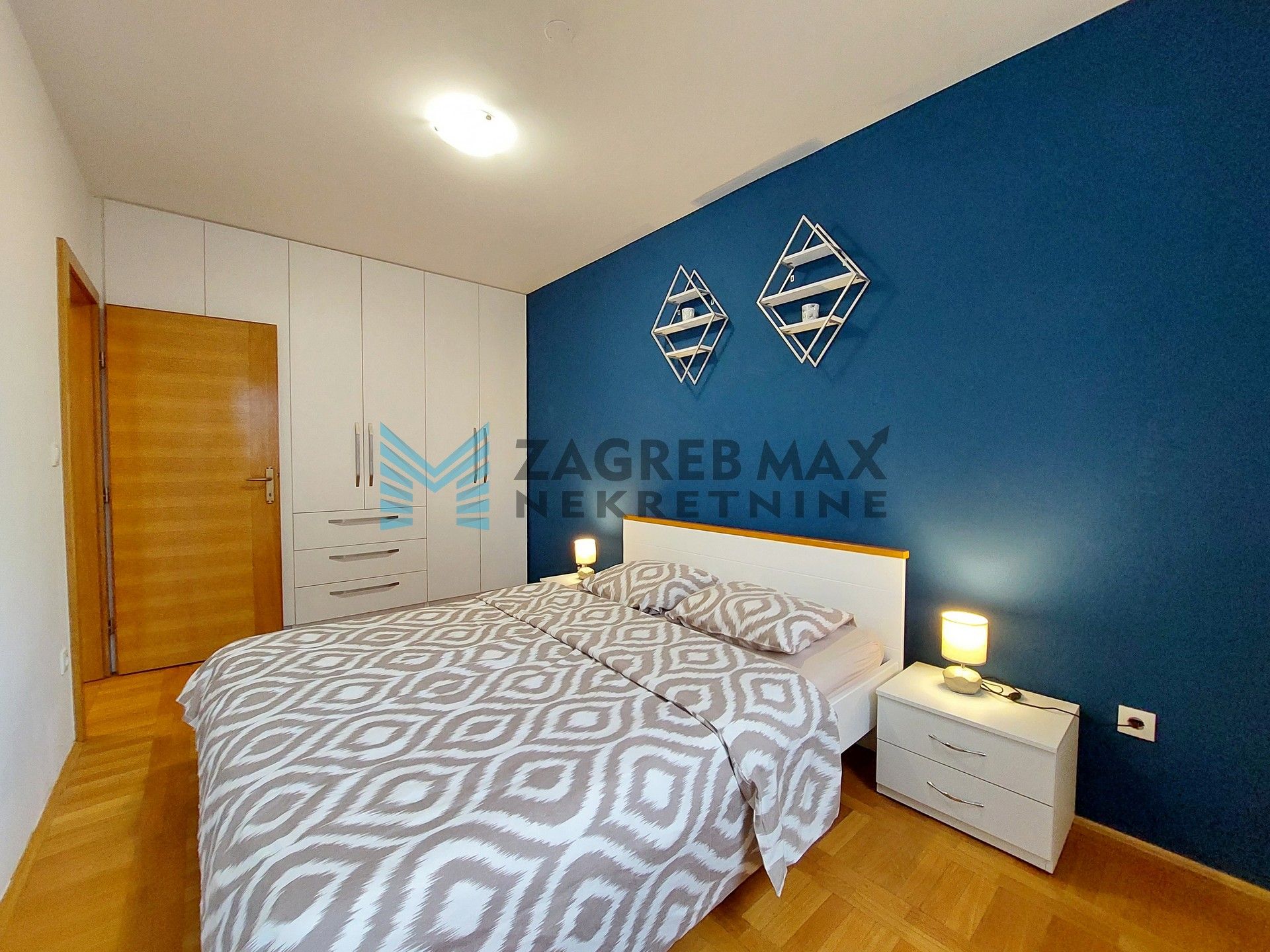 Zagreb - KAJZERICA - Podbrežje - 3-sobni, 1. kat, balkon, garažno mjesto