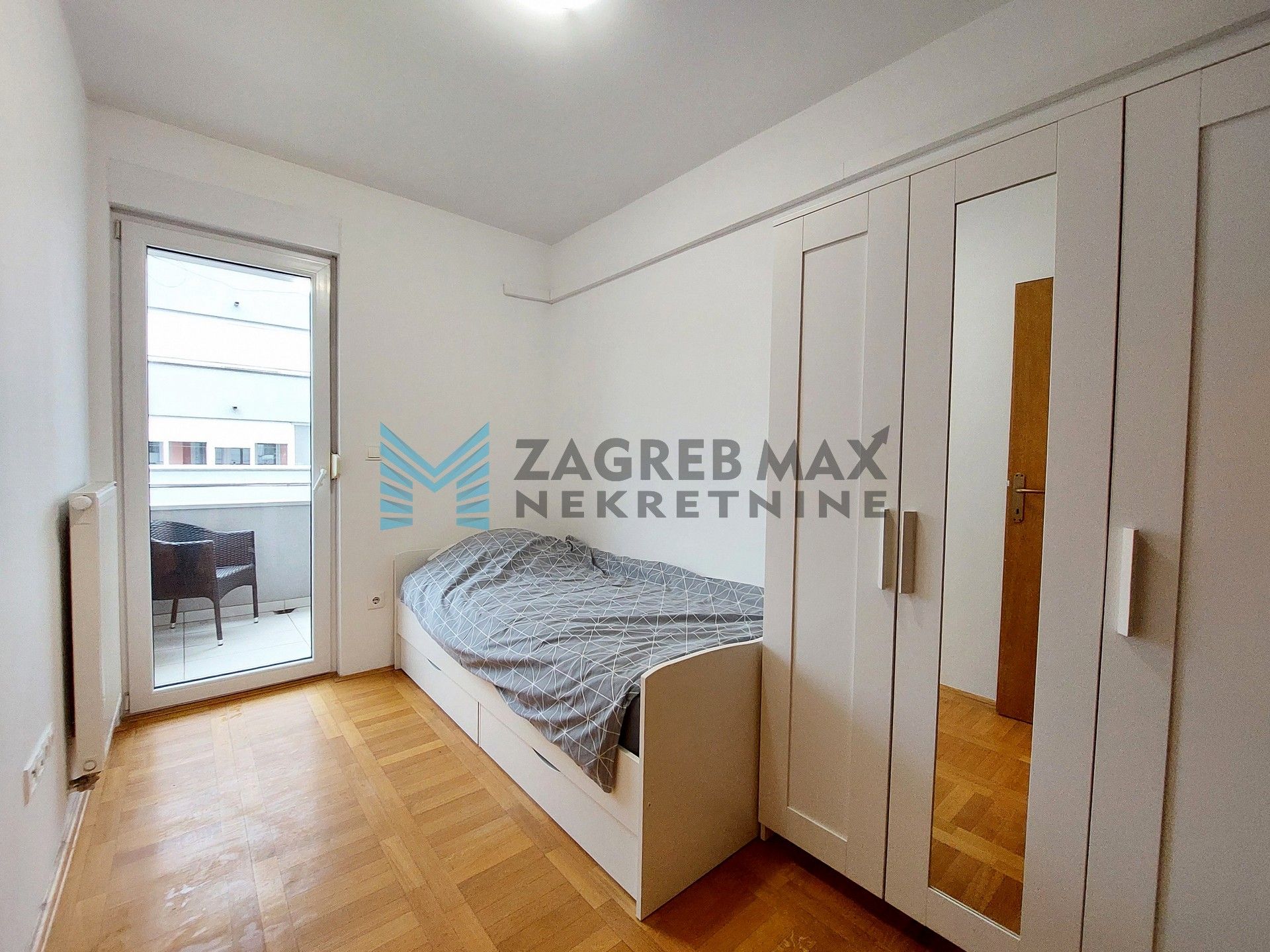 Zagreb - KAJZERICA - Podbrežje - 3-sobni, 1. kat, balkon, garažno mjesto