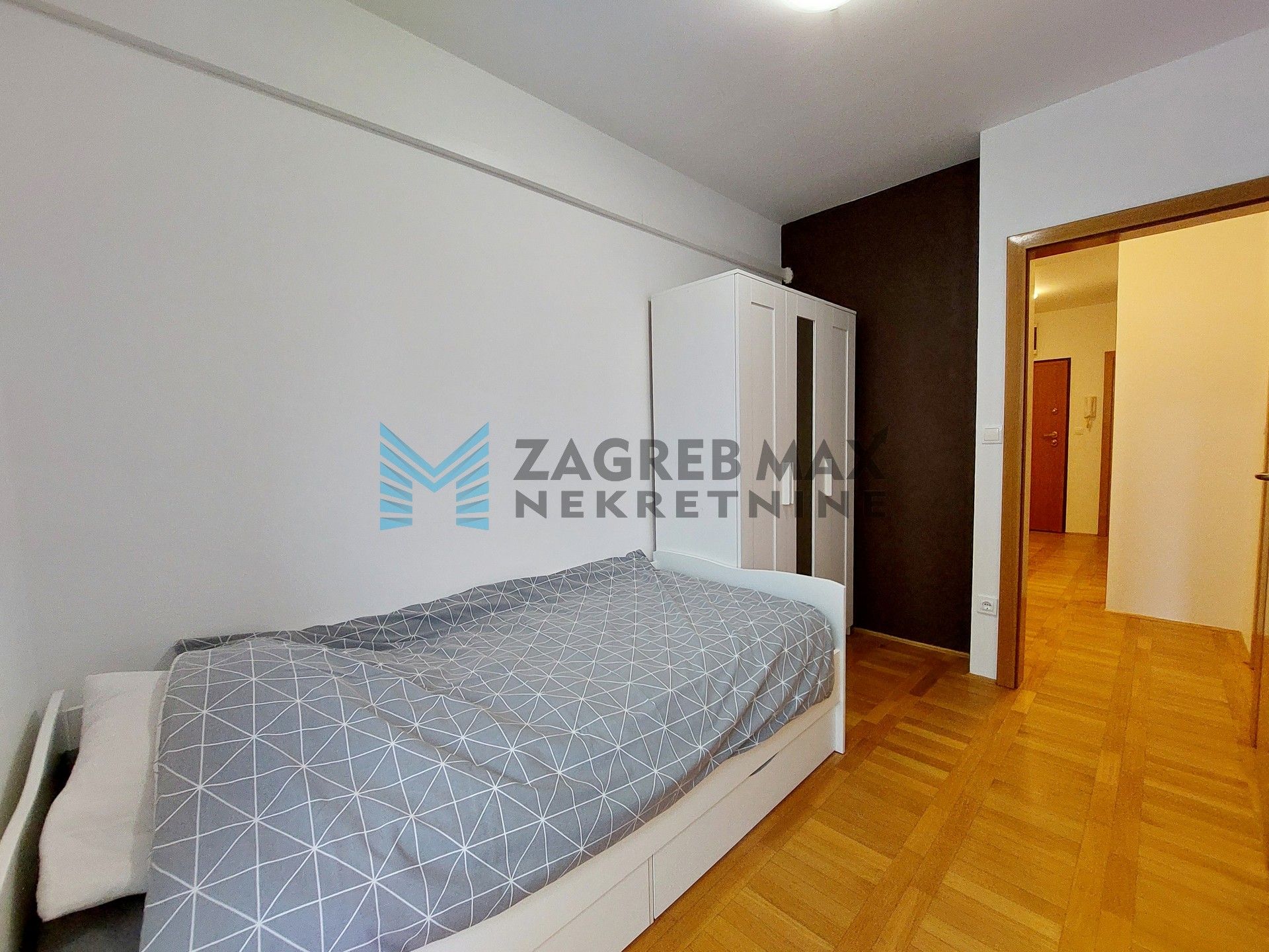 Zagreb - KAJZERICA - Podbrežje - 3-sobni, 1. kat, balkon, garažno mjesto