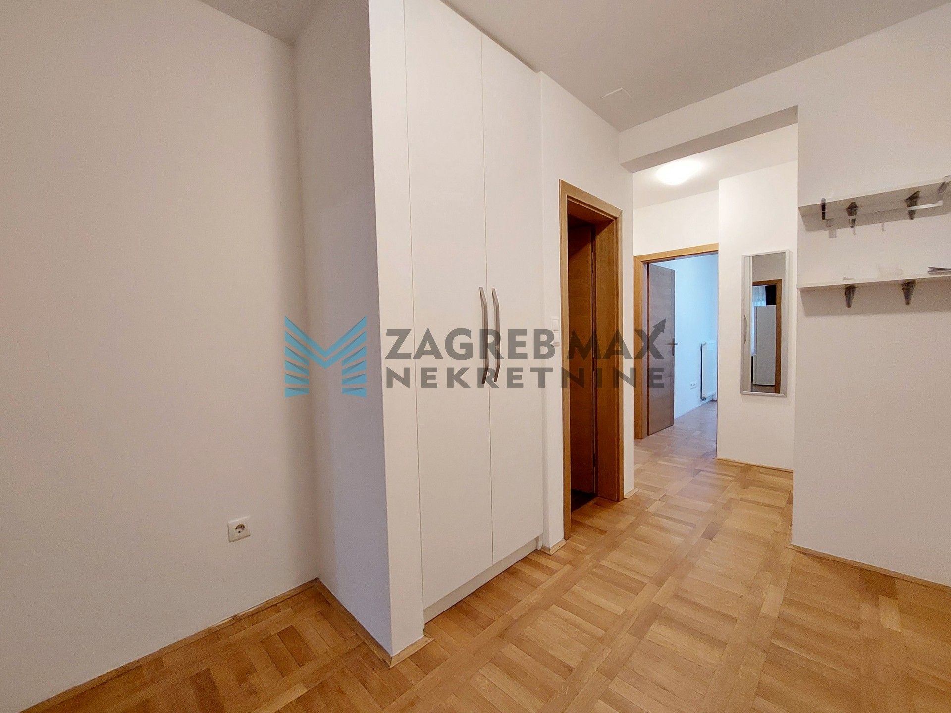 Zagreb - KAJZERICA - Podbrežje - 3-sobni, 1. kat, balkon, garažno mjesto