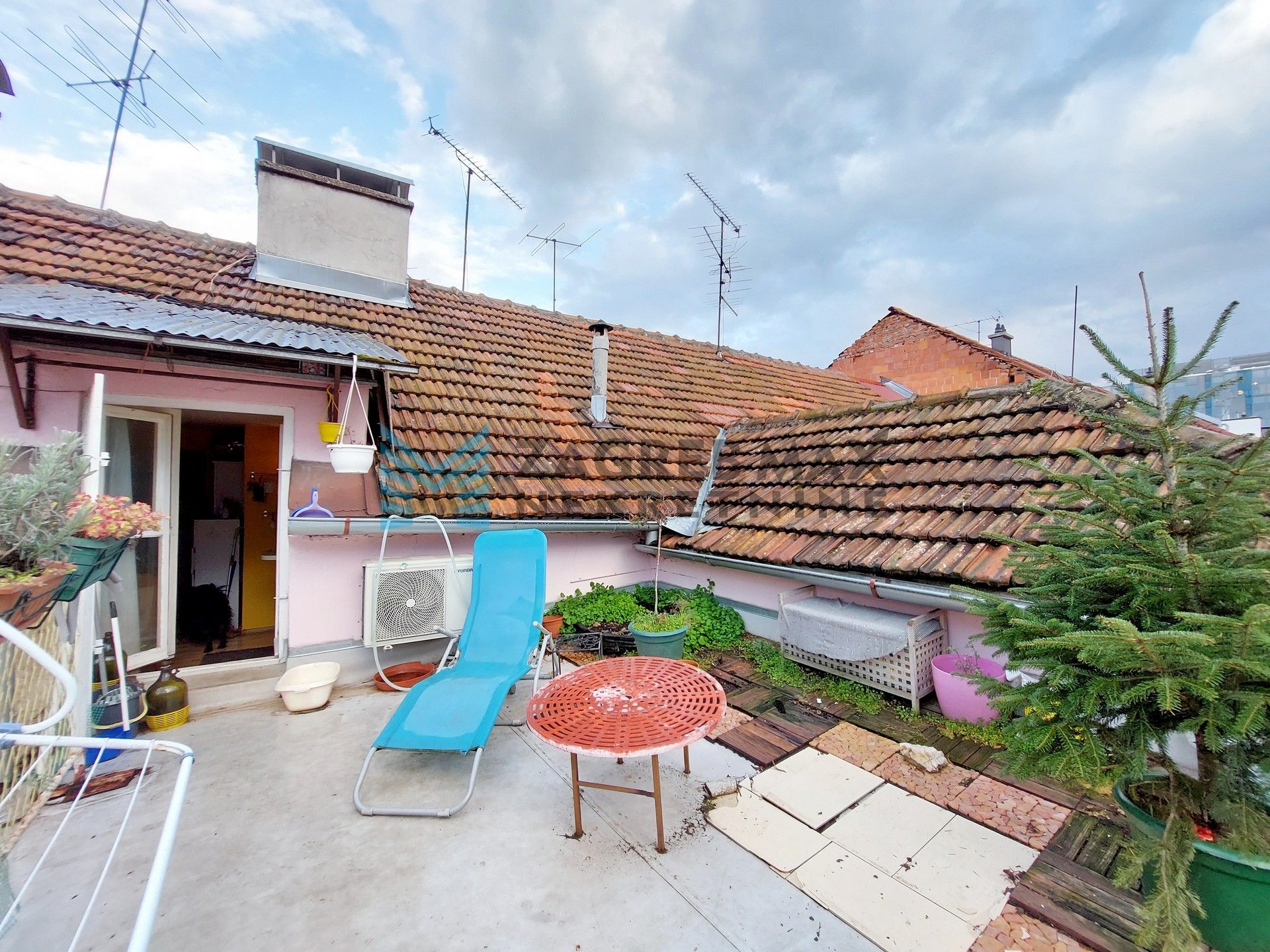 Zagreb - BRITANAC - Primorska - 1-sobni, 48 m2, osvijetljen, terasa