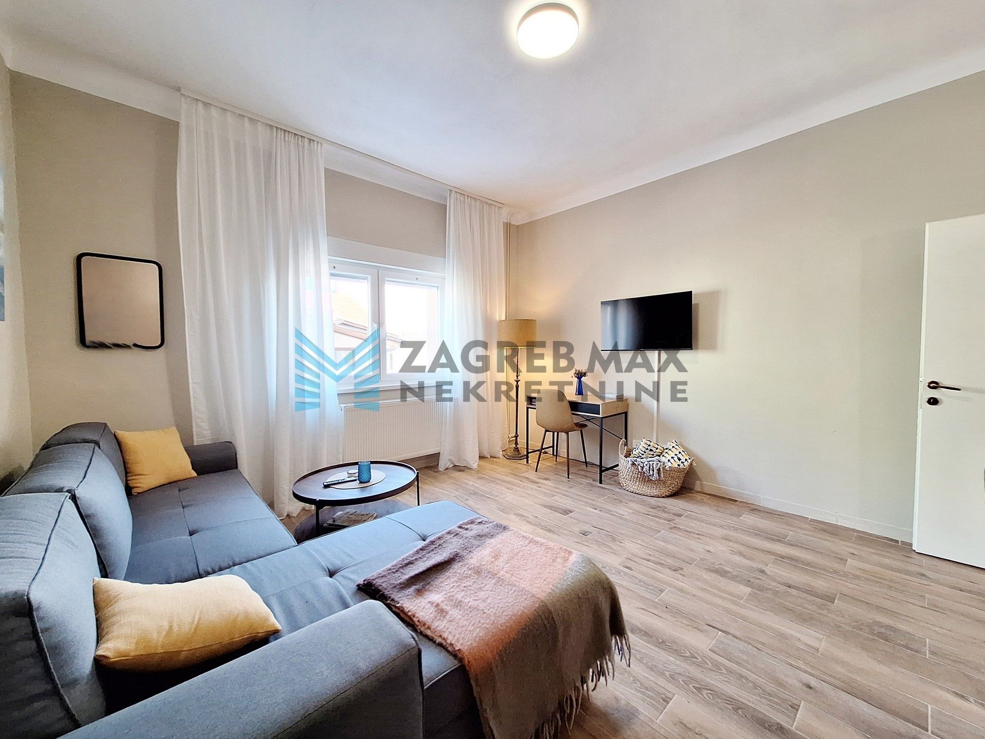 Zagreb - TREŠNJEVKA - Pregradska - kuća s 2 stambene jedinice, podrum