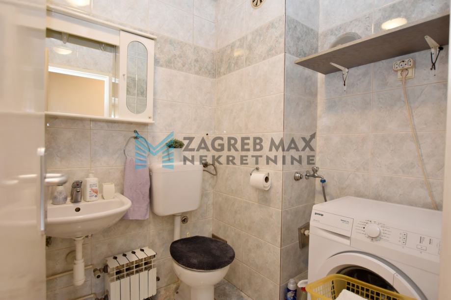 Zagreb - SESVETE - moderan 2-sobni stan 54m2, 3.kat, parking