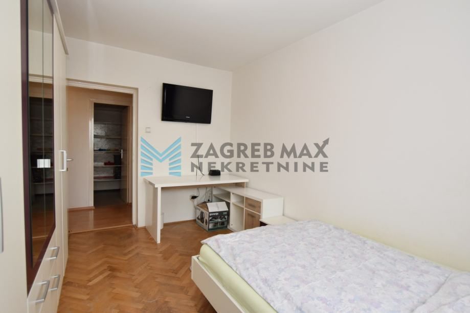 Zagreb - SESVETE - moderan 2-sobni stan 54m2, 3.kat, parking